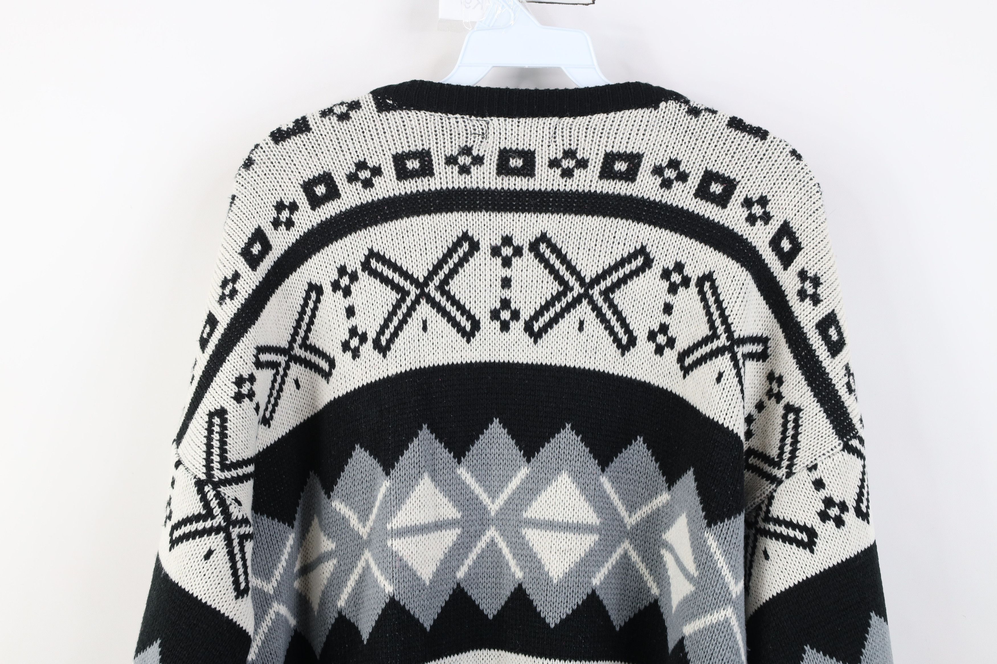 Vintage Vintage 90s Coogi Style Geometric Knit Crewneck Sweater Size US L / EU 52-54 / 3 - 9 Thumbnail