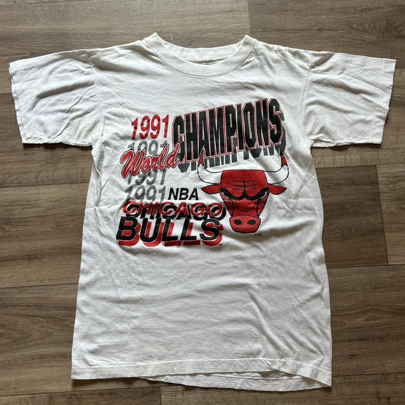 NBA Vintage Chicago Bulls 1991 NBA Champions white t shirt M Size US M / EU 48-50 / 2 - 1 Thumbnail