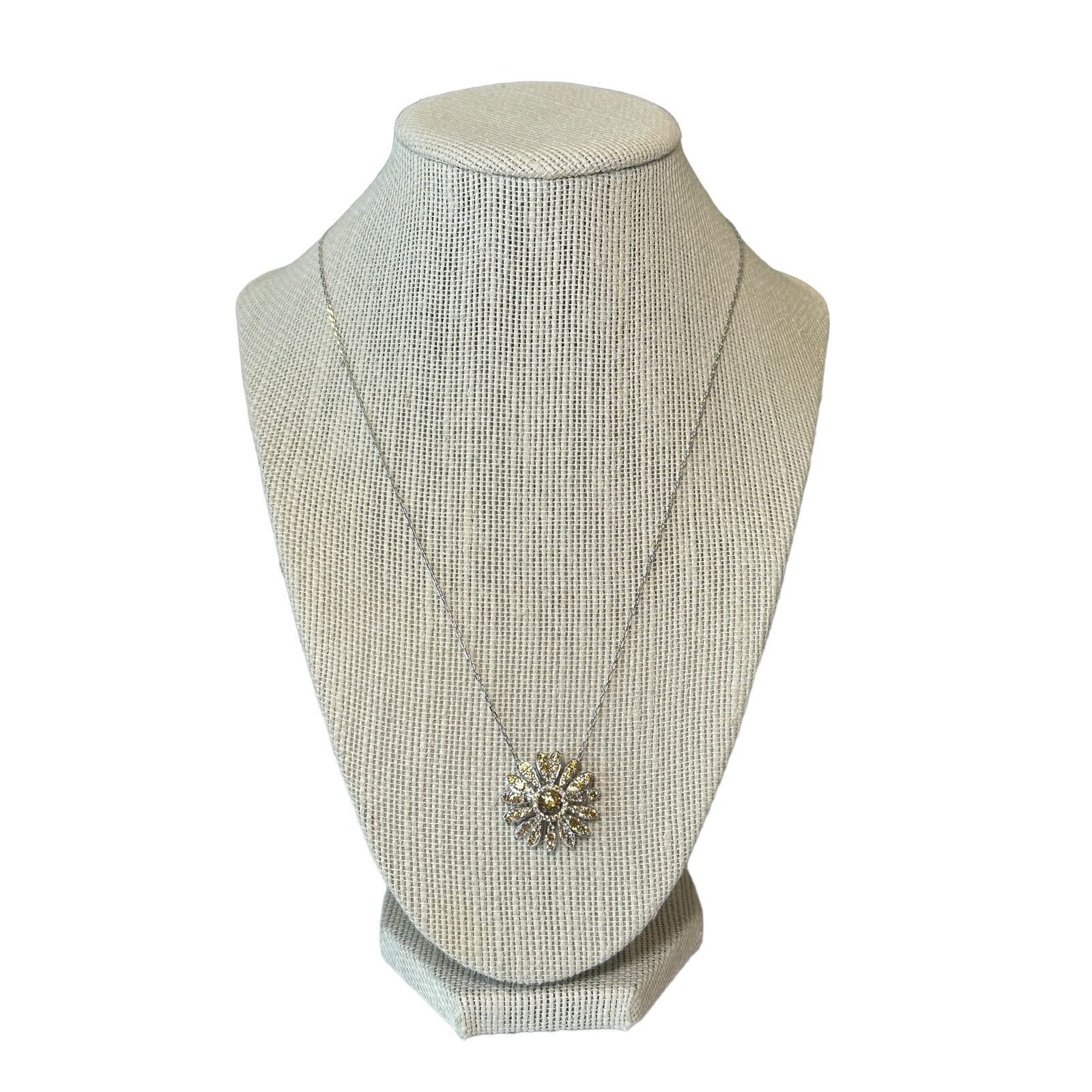 Swarovski Swarovski Eternal Flower pendant Flower, Yellow Size ONE SIZE - 3 Thumbnail