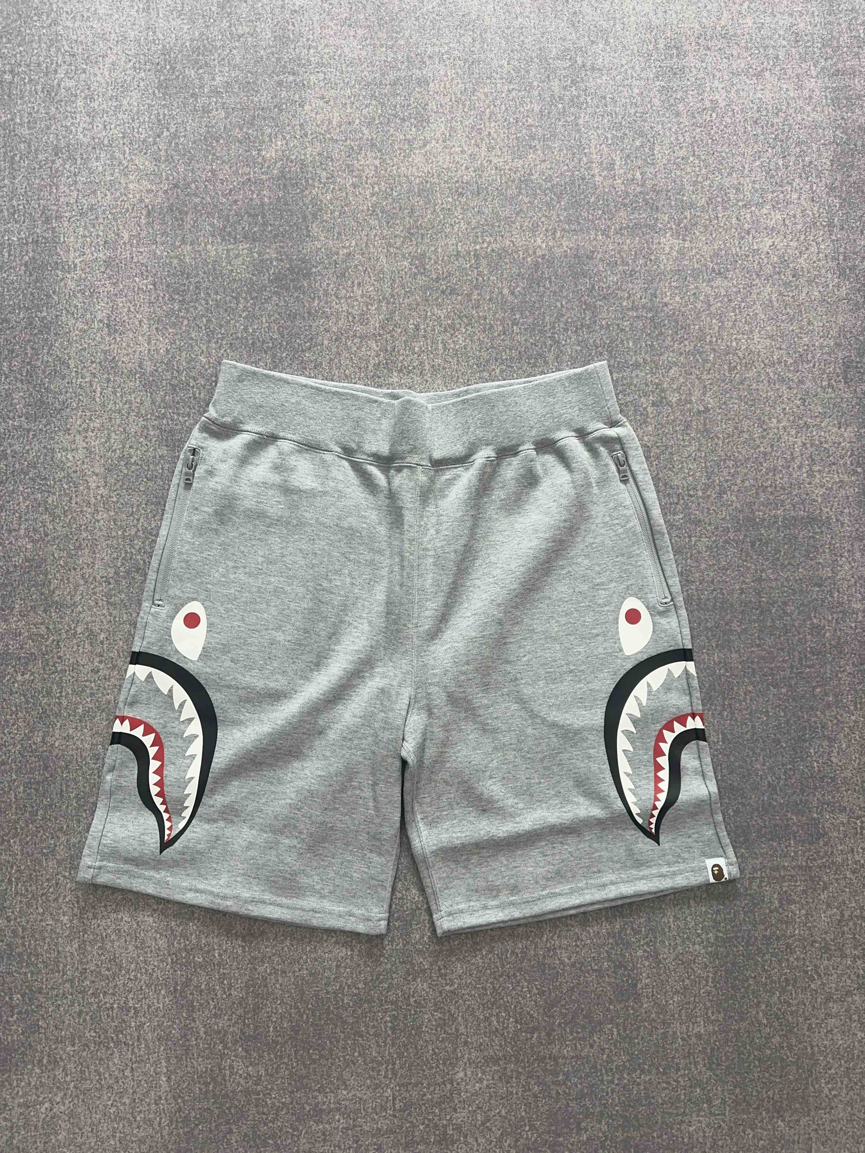 Bape A Bathing Ape Shark Shorts Size XL Size US 36 / EU 52 - 1 Thumbnail