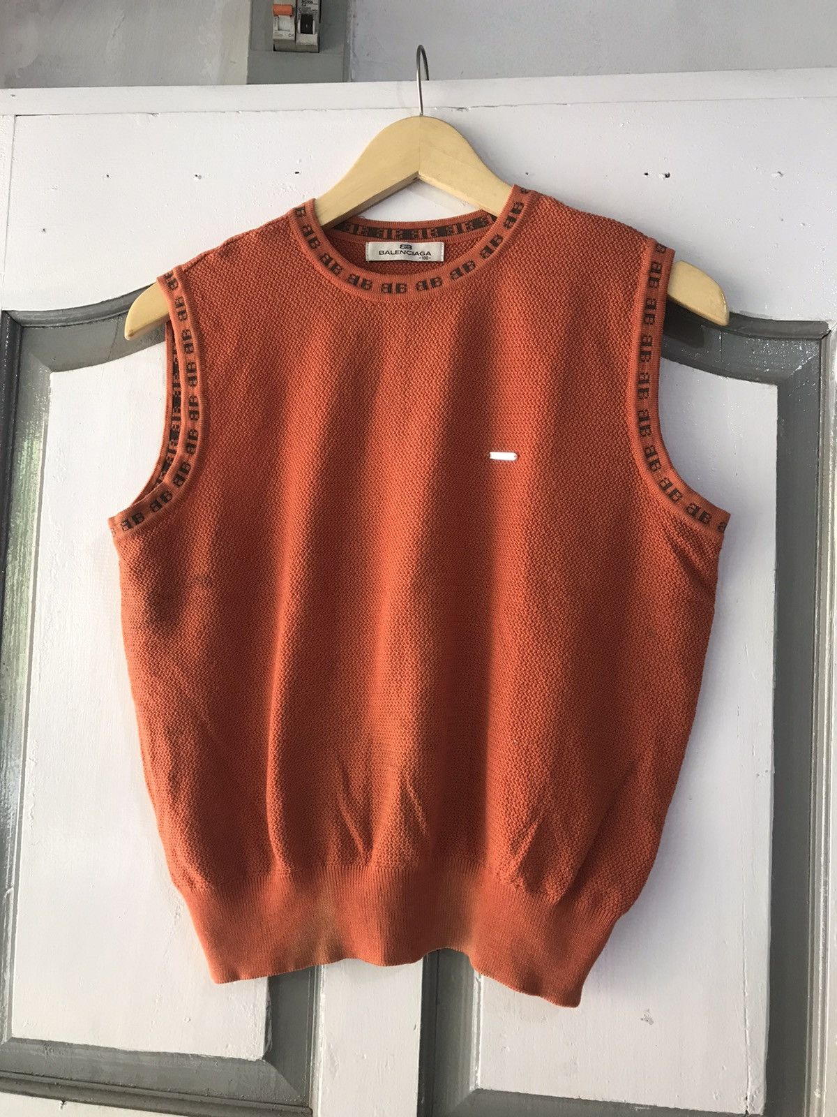 Balenciaga × Vintage Vintage Worn Balenciaga Knitwear vest Size US S / EU 44-46 / 1 - 1 Thumbnail