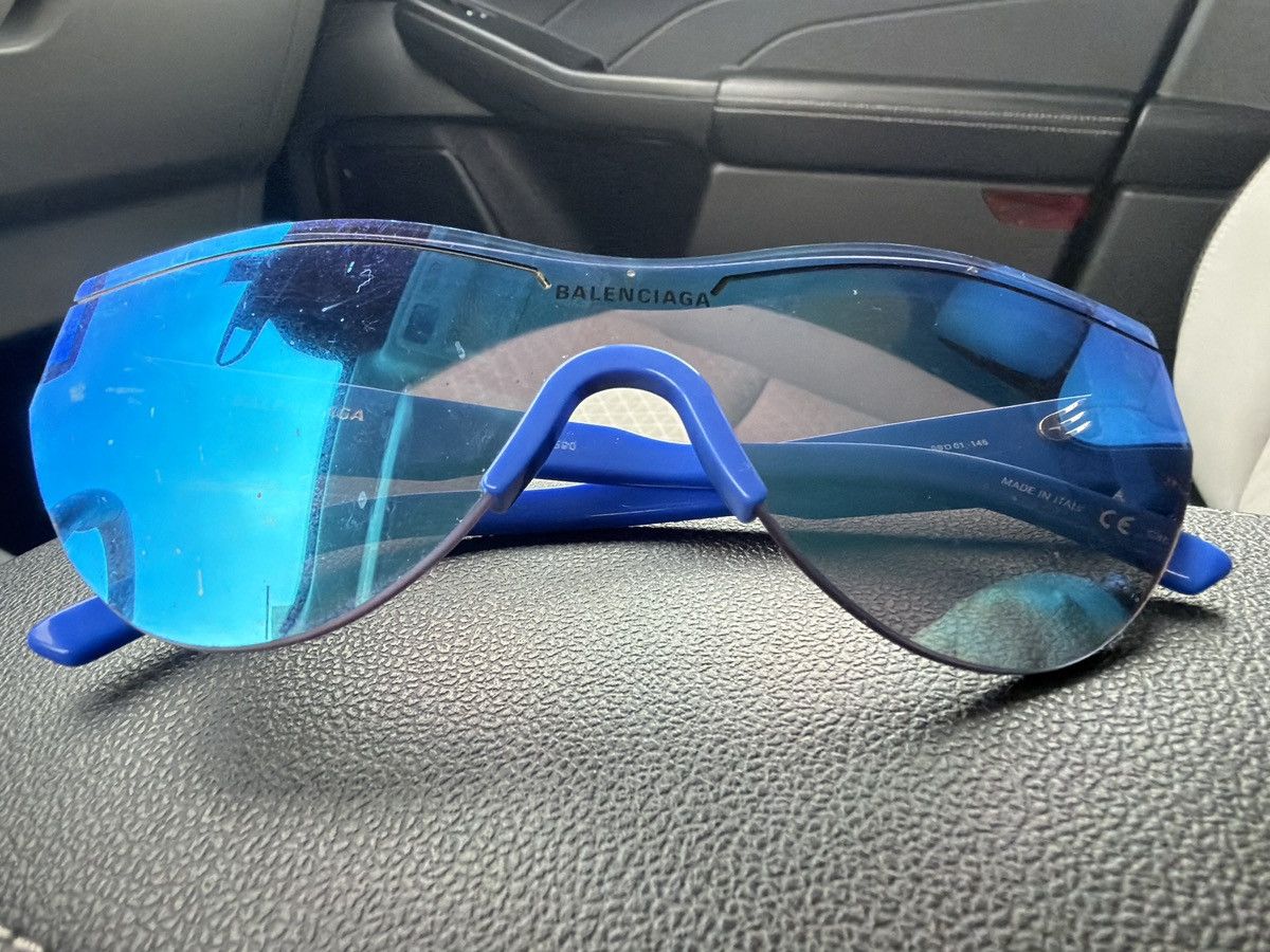 Balenciaga Balenciaga BB0004S Shield Sunglasses Size ONE SIZE - 1 Thumbnail