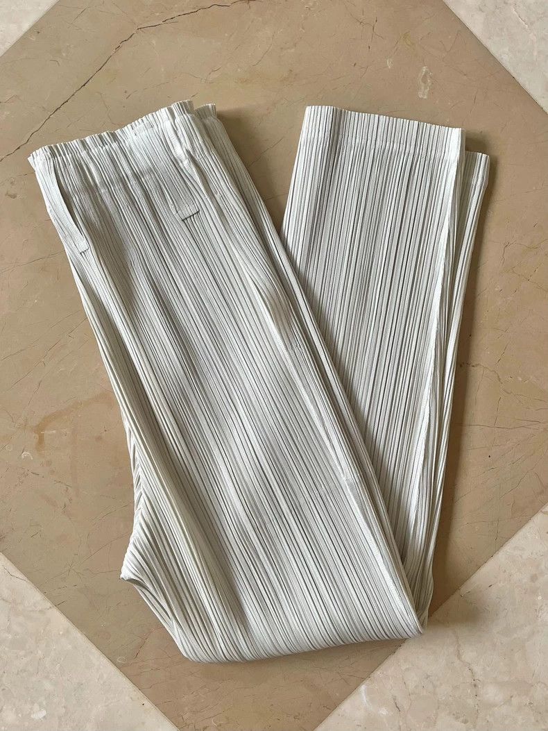 Issey Miyake Issey Miyake size:2 White straight-leg pants Size 42" / US 20 - 2 Thumbnail