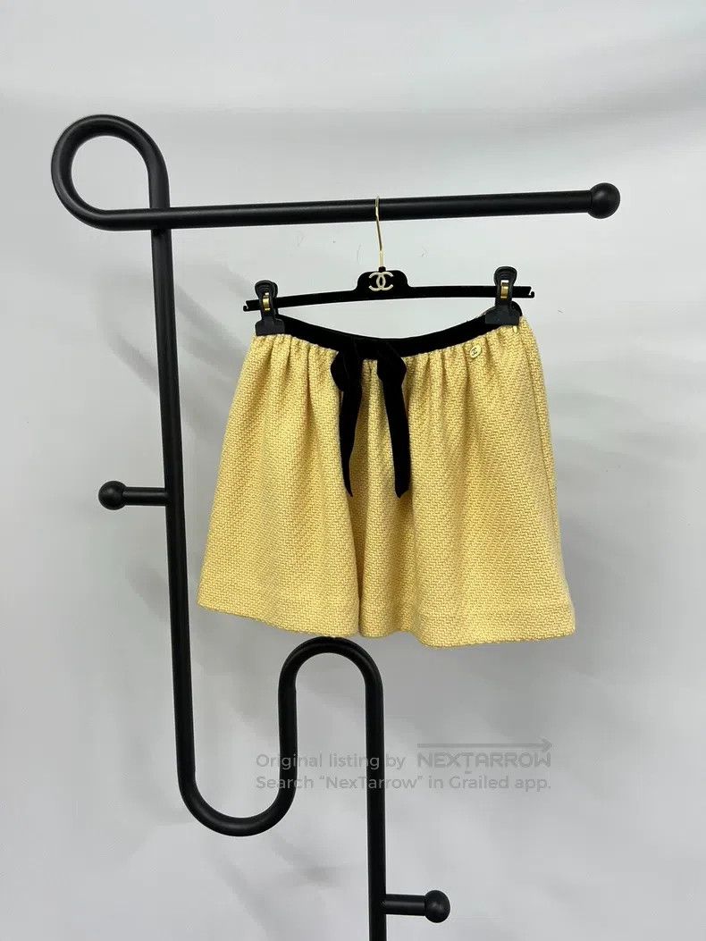 Chanel Chanel Yellow tie skirt Size 42" / US 20 - 1 Thumbnail