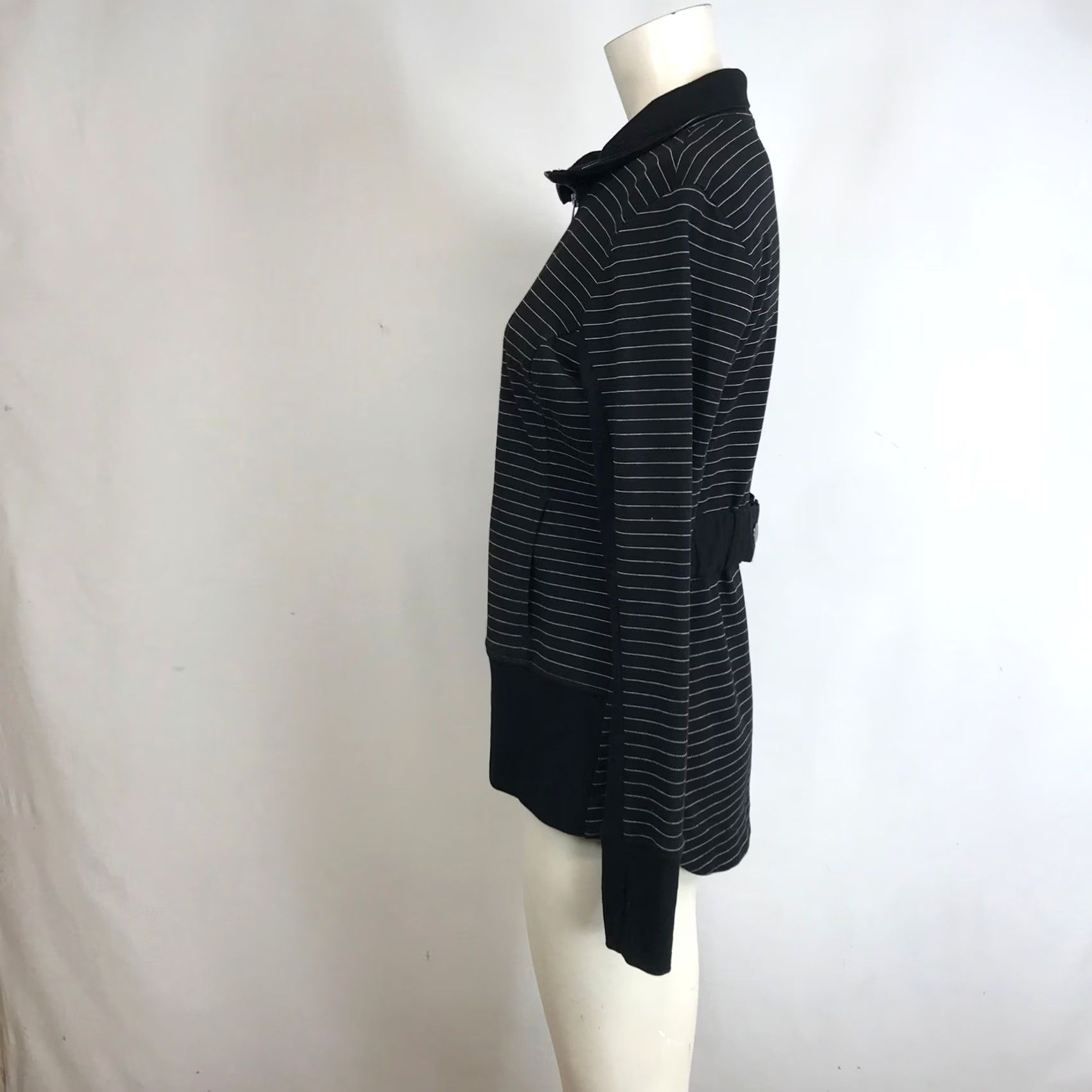 Vintage Cabi Womens Black White Striped Full Zip Jacket XS Activewear Slim Knit Size XS / US 0-2 / IT 36-38 - 6 Thumbnail