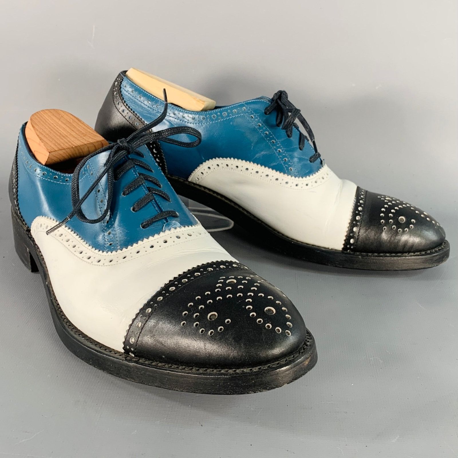 Robert Clergerie 9 Black White Blue Leather Perforated Spectator Lace-Up Size US 9 / EU 42 - 1 Thumbnail