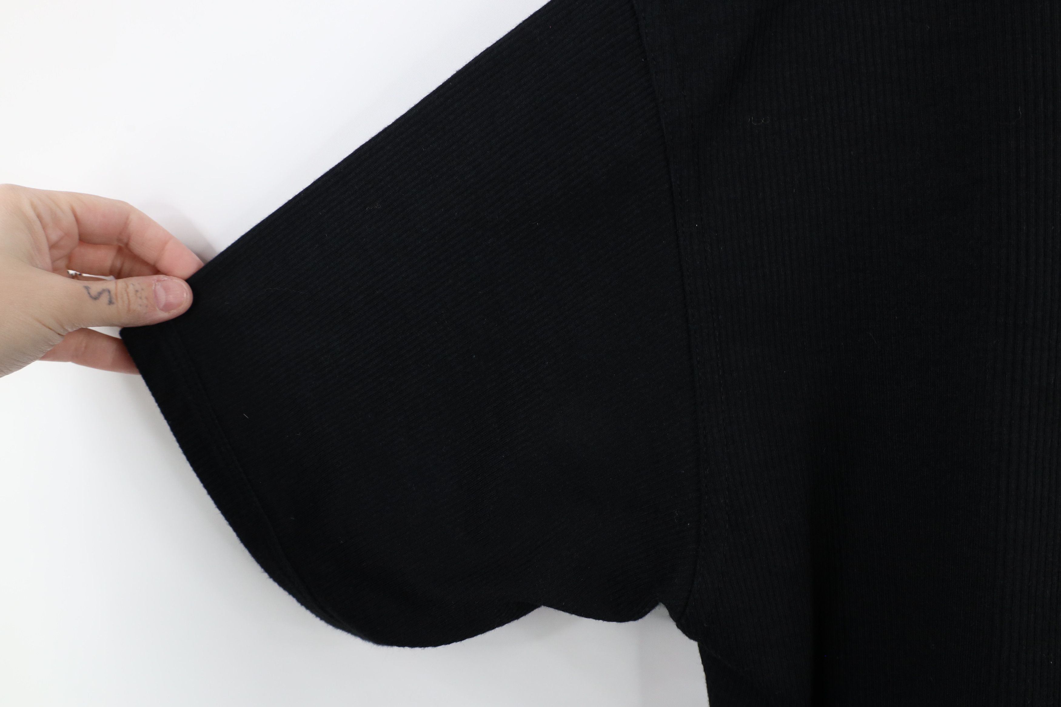 Vintage Vintage 90s Streetwear Knit Short Sleeve T-Shirt Black Size US XL / EU 56 / 4 - 6 Thumbnail