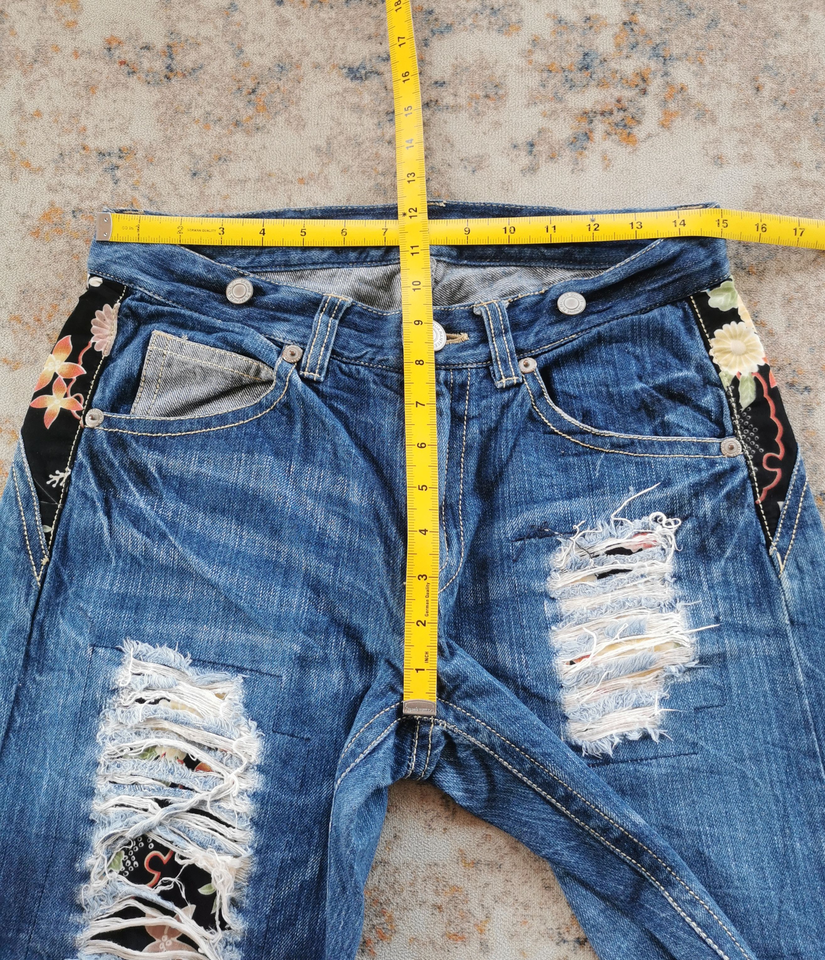 Japanese Brand Distressed Denim Jeans Floral Pattern Waistband Size US 30 / EU 46 - 8 Thumbnail