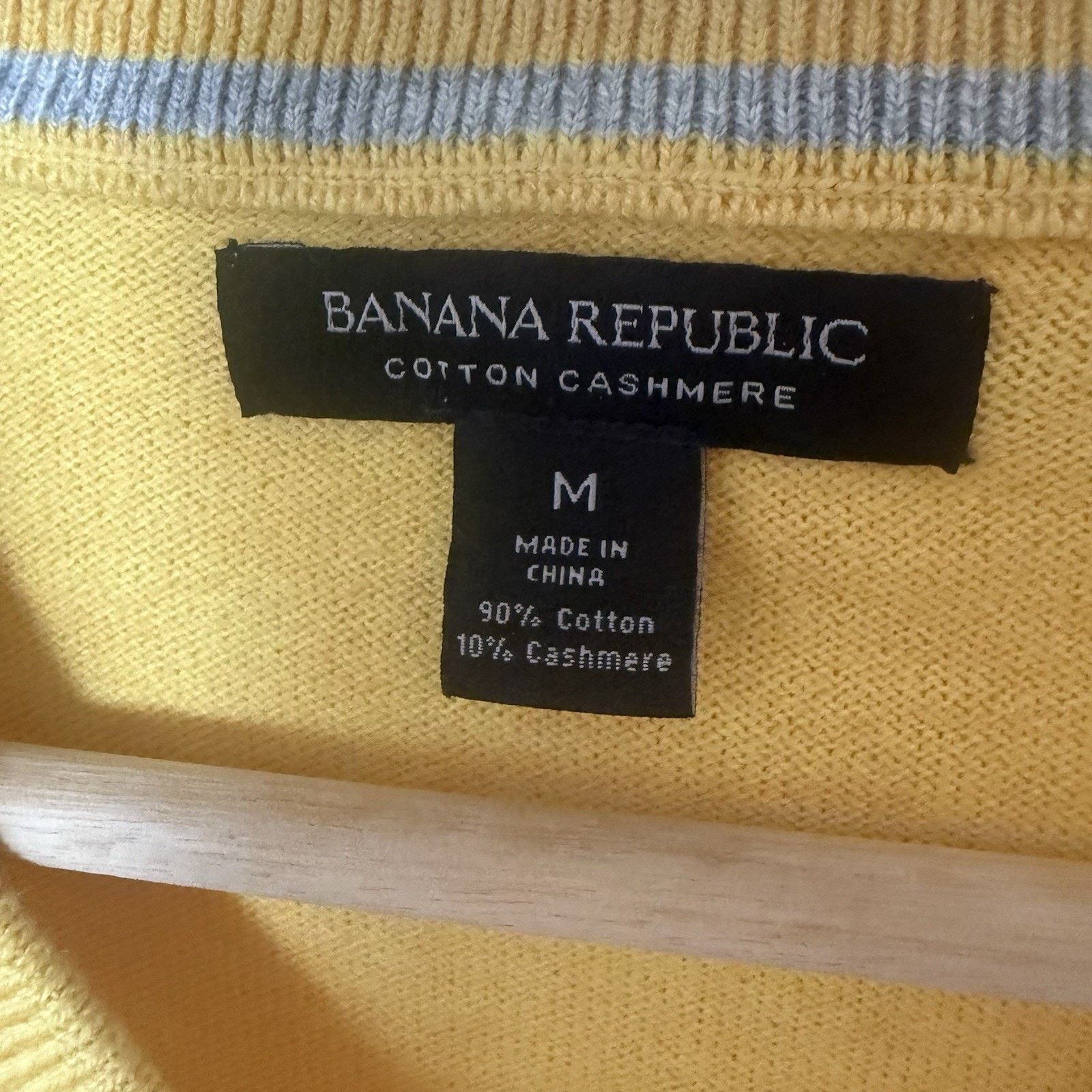 Banana Republic Banana Republic Yellow Sweater Cashmere Career Golf Preppy Size US M / EU 48-50 / 2 - 3 Thumbnail