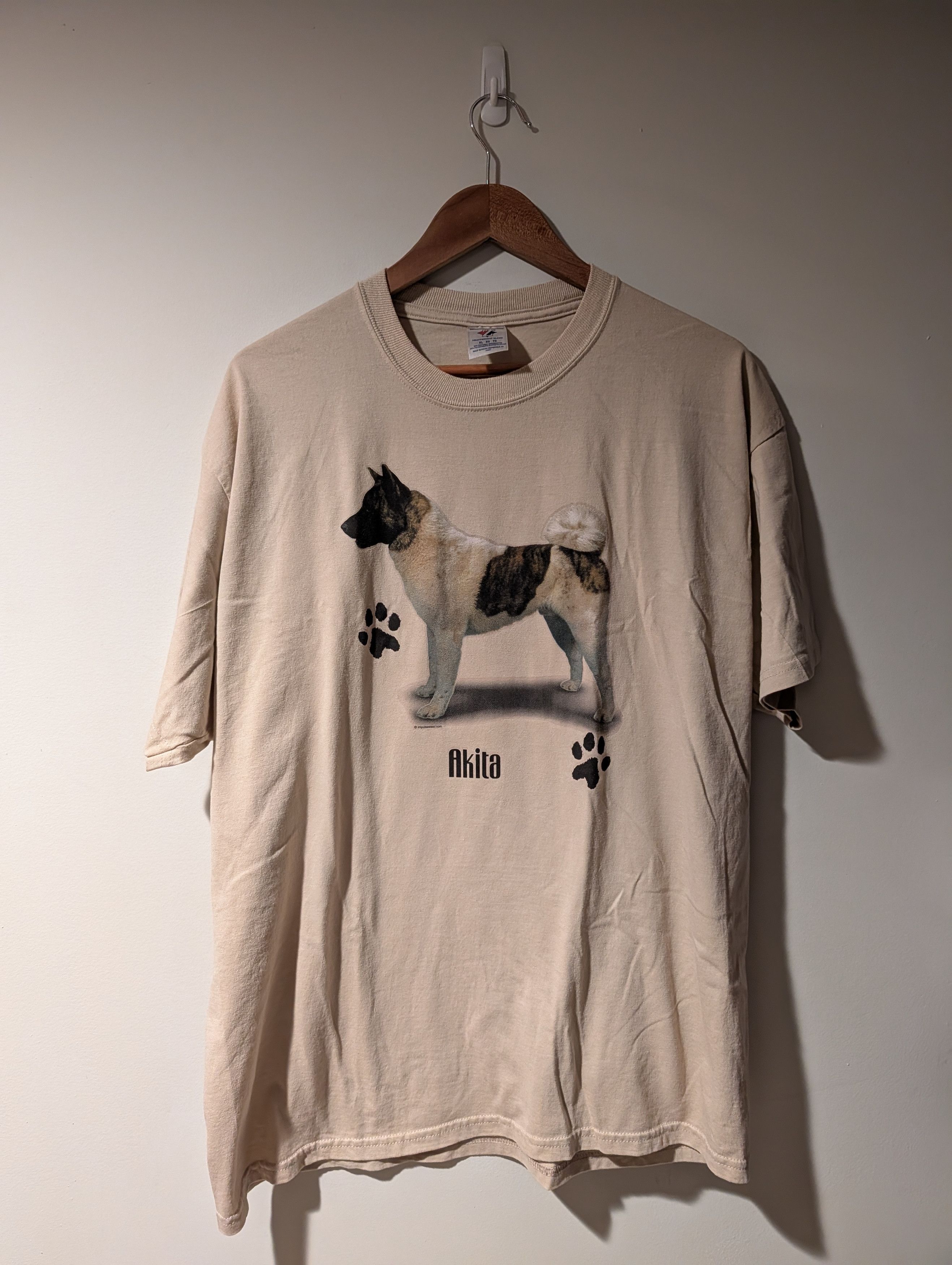 Arts & Science Vintage Y2K Akita Dog Animal Nature Paw Cute X-Large T-Shirt Size US XL / EU 56 / 4 - 1 Thumbnail