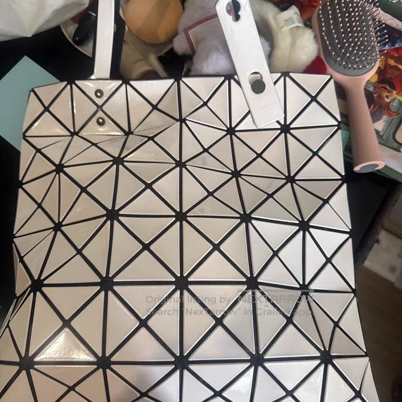 Issey Miyake Issey Miyake White Tote Bag Size ONE SIZE - 2 Thumbnail