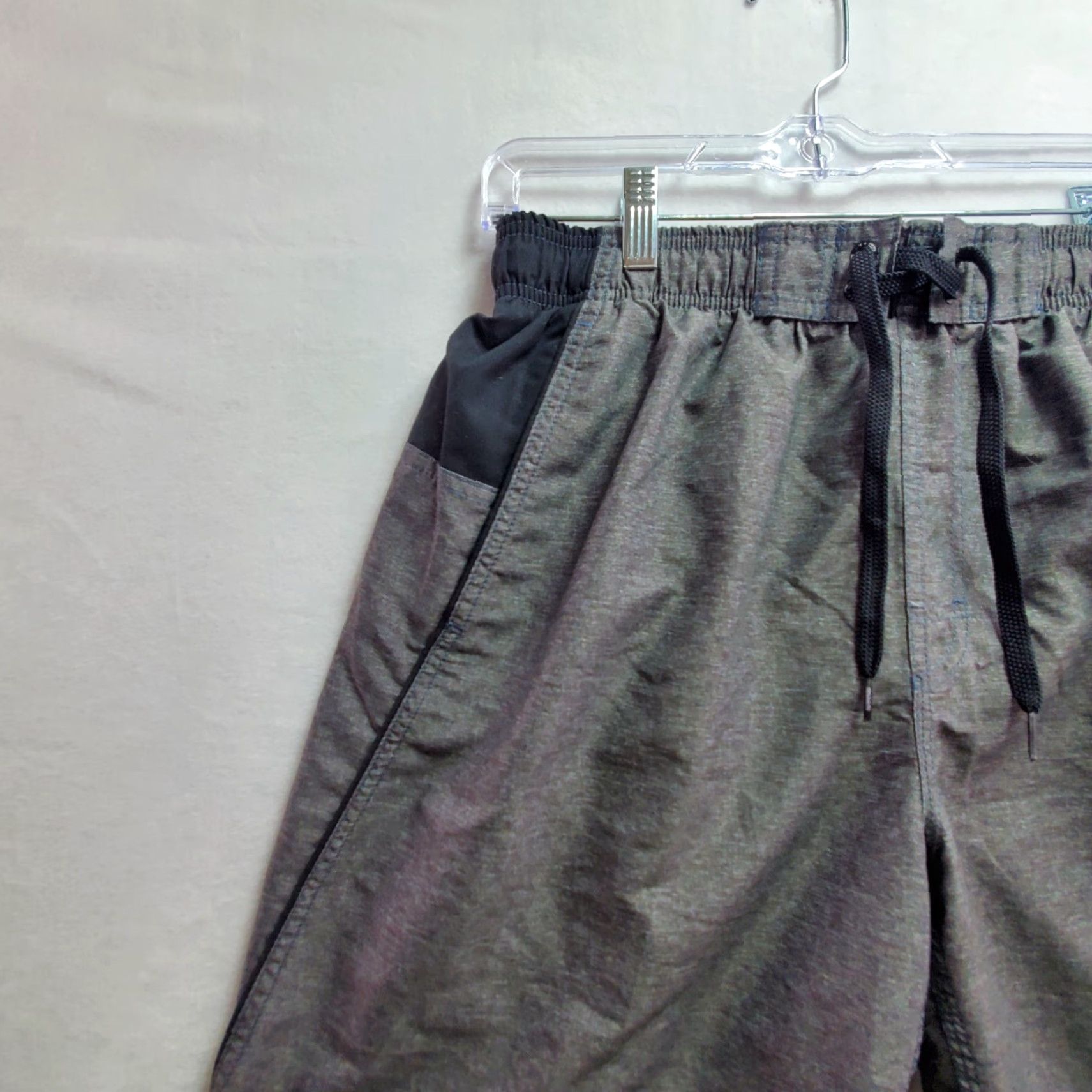 Speedo Speedo Swim Trunks Men's Large Gray Black Polyester Beach Surfing Quick Dry Size US 33 - 2 Thumbnail