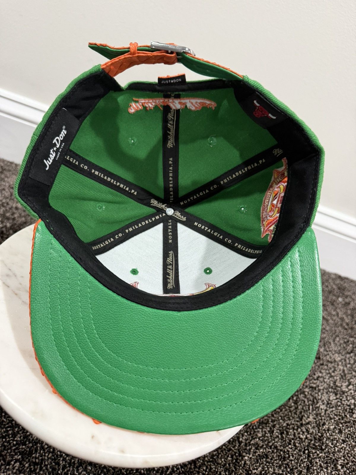 Just Don × Mitchell & Ness Just Don Mitchell & Ness NBA Chicago Bulls Green/Orange Hat Size ONE SIZE - 6 Thumbnail