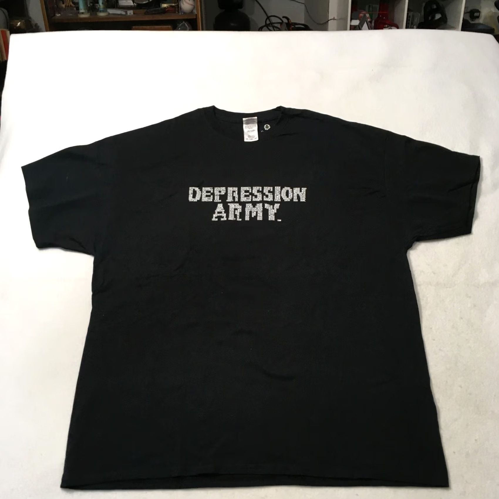 Gildan Gildan DEPRESSION ARMY COMBAT Shirt Mens 2XL Black Short Sleeve Crew Neck T-Shirt Graphic Print Vintage No Size US XXL / EU 58 / 5 - 2 Thumbnail