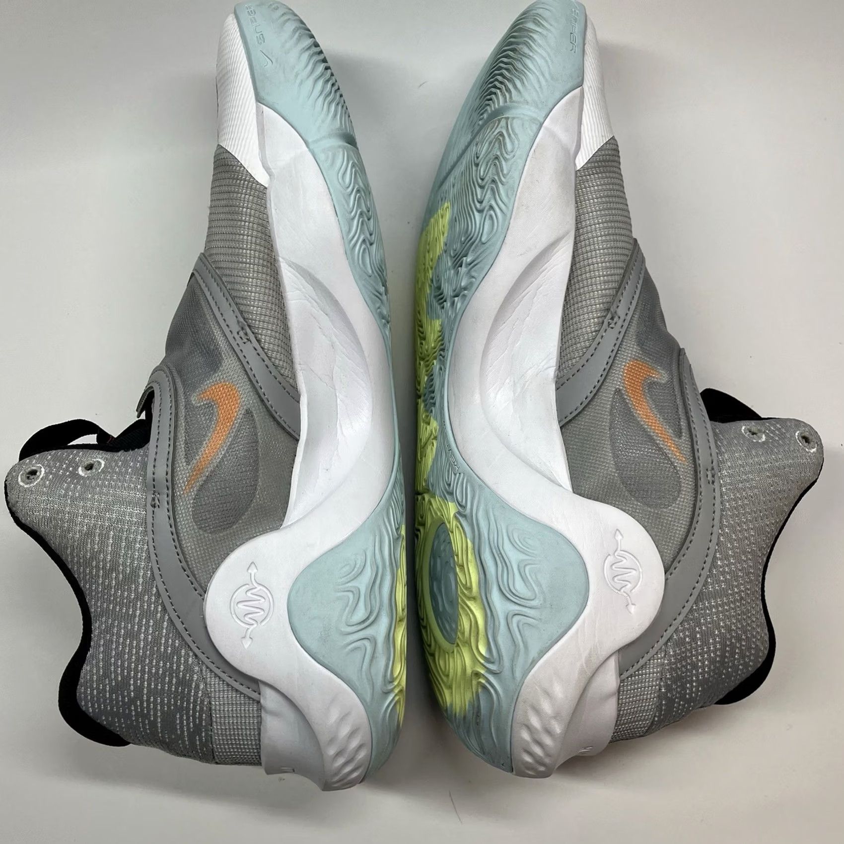 Nike Nike KD Trey 5 X Wolf Grey Barely Volt Basketball Men Size 13 Shoes Size US 12 / EU 45 - 6 Thumbnail