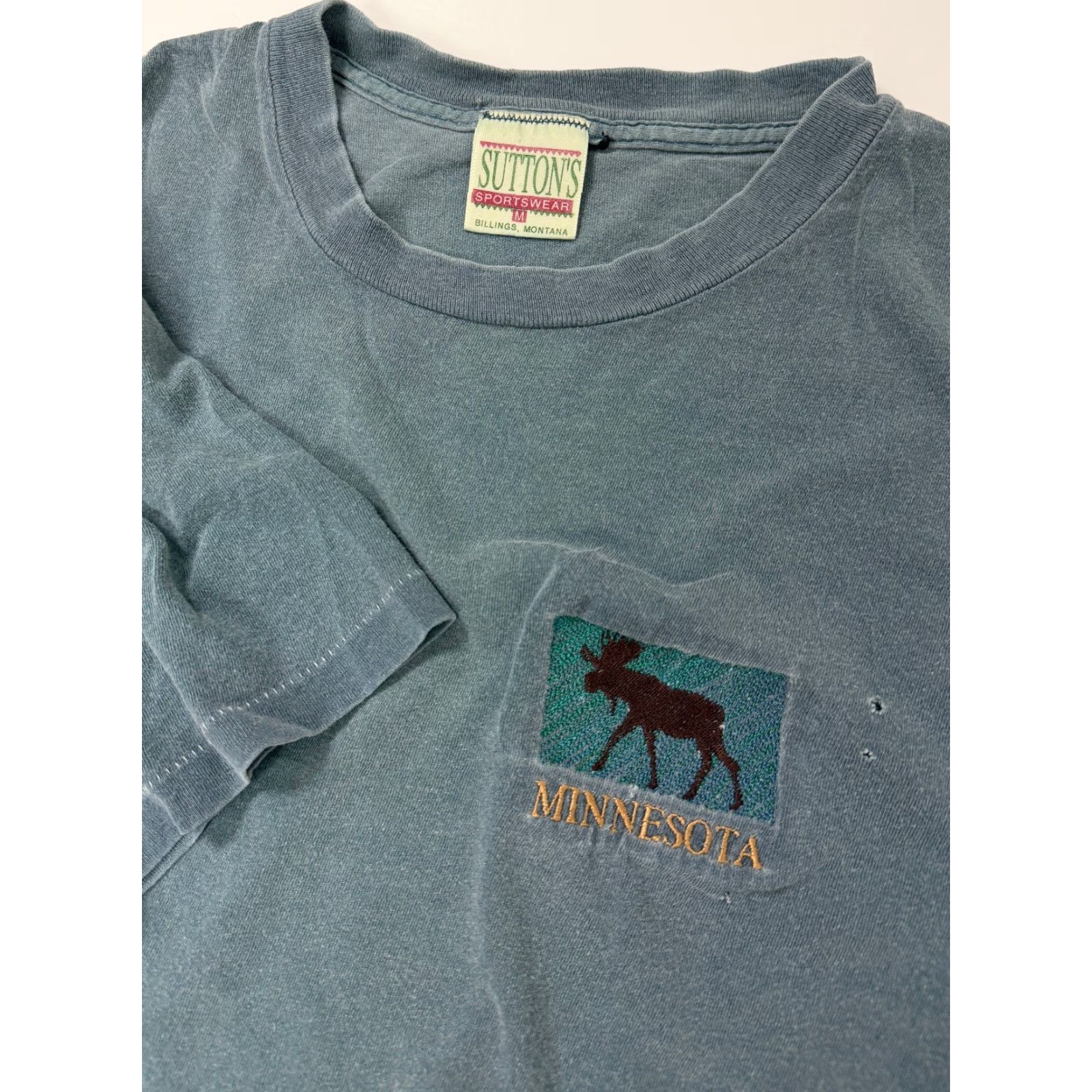 Vintage VINTAGE Sutton's Minnesota T-Shirt Mens Short Sleeve Crew Neck Blue Embroidered 90s Grunge Animals Outdoor 1990s Vintage Shirt Size US M / EU 48-50 / 2 - 2 Thumbnail