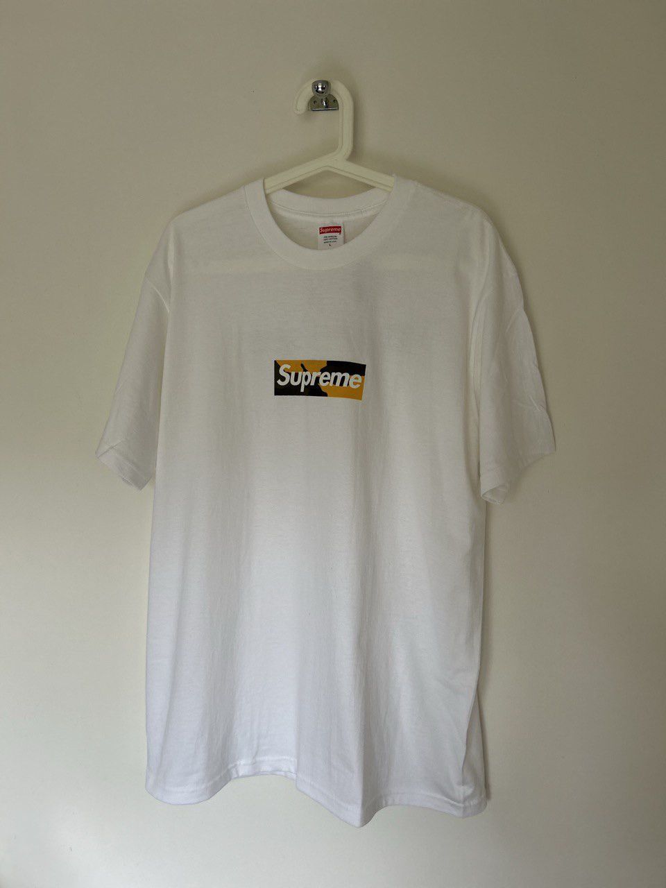 Supreme のブルックリン店舗オープンを記念したボックスロゴTシャツを