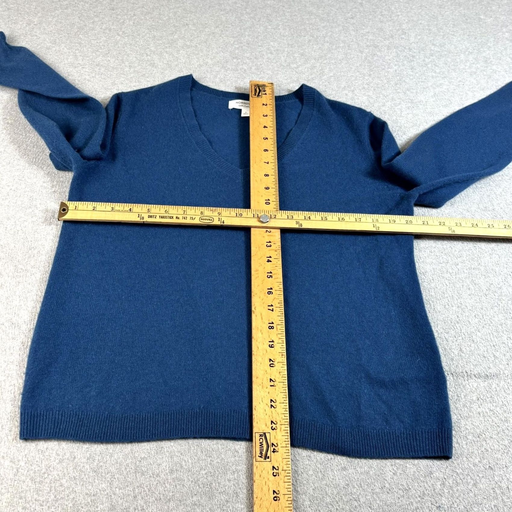 Nordstrom Nordstrom Cashmere Sweater Women Large Blue V-Neck Lightweight Quiet Luxury Cozy Pullover Knit Wool Casual Winter Size L / US 10 / IT 46 - 6 Thumbnail