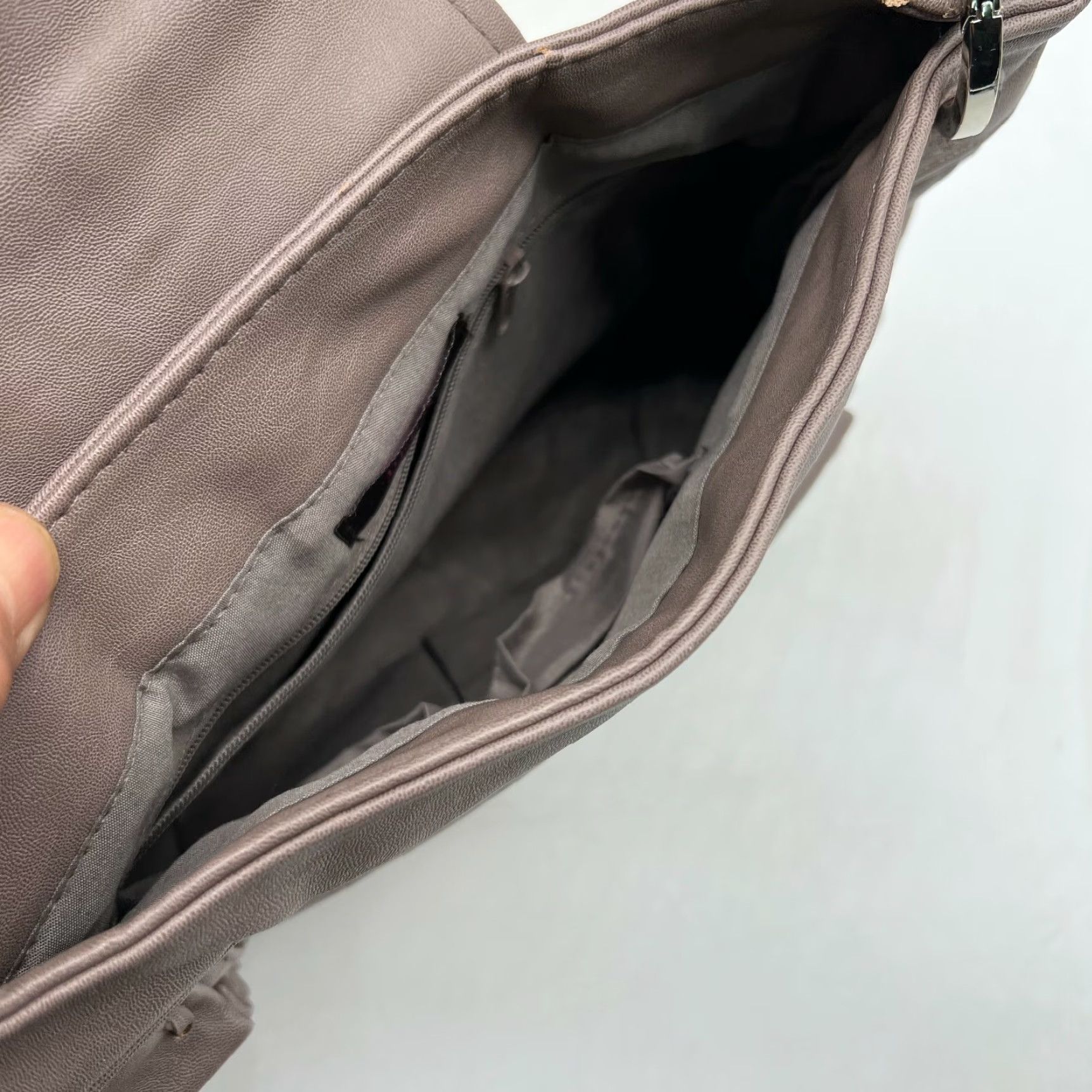 Vintage Mark Leather Shoulder Bag Womens Beige 9X14 Inch Medium Purse Inner Pockets, Handbag, Snap, Designer, Party/Cocktail, Brand Mark, Beige Size ONE SIZE - 6 Thumbnail