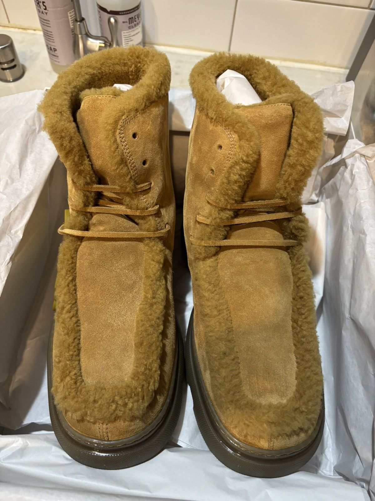 Burberry × Dior × Prada Burberry new 2024 collection shearling boots size 41.5/ 9US Size US 8.5 / EU 41-42 - 3 Thumbnail