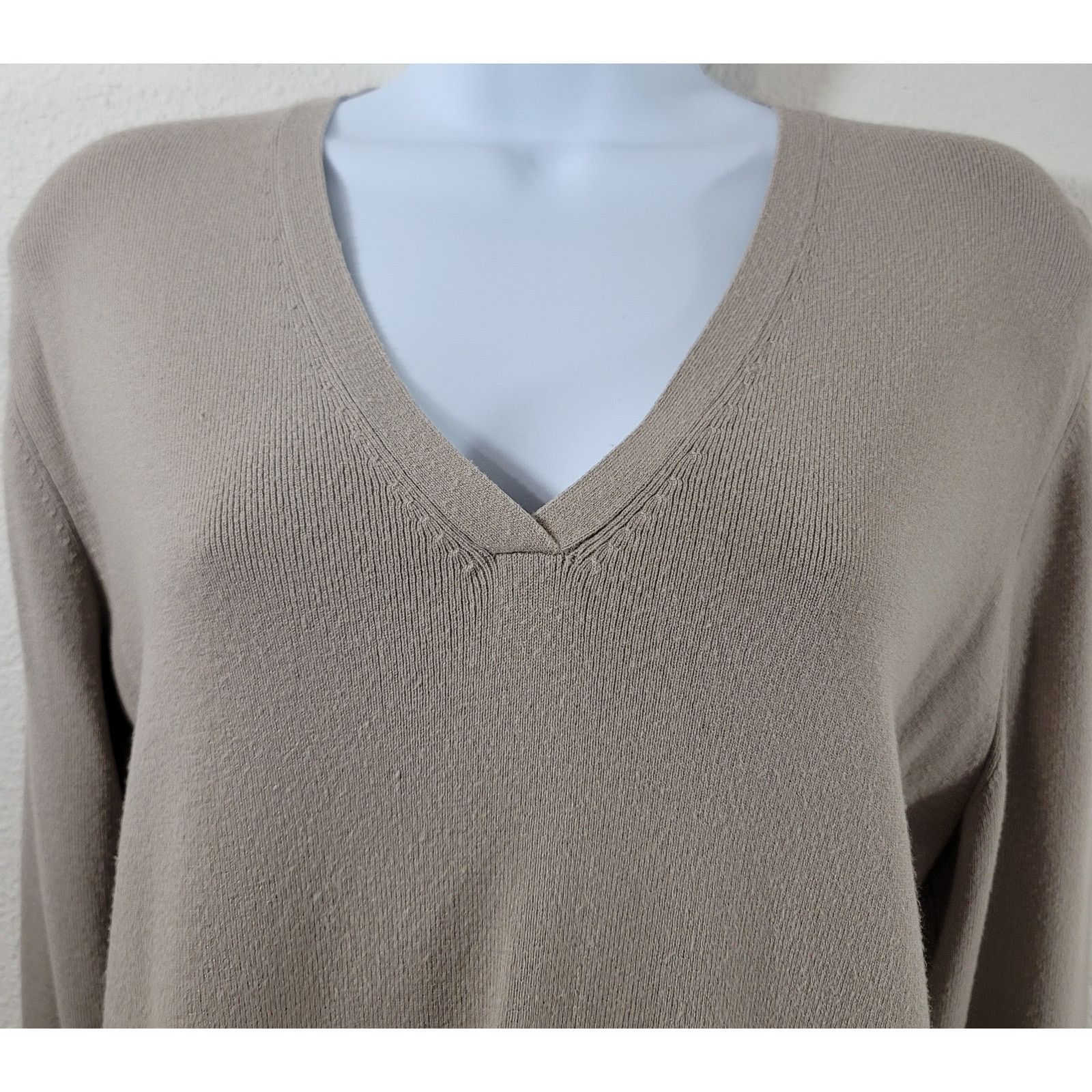 Chicos Chico's Beige Ribbed V Neck Sweater Top 3 XL Lightweight Size XL / US 12-14 / IT 48-50 - 2 Thumbnail