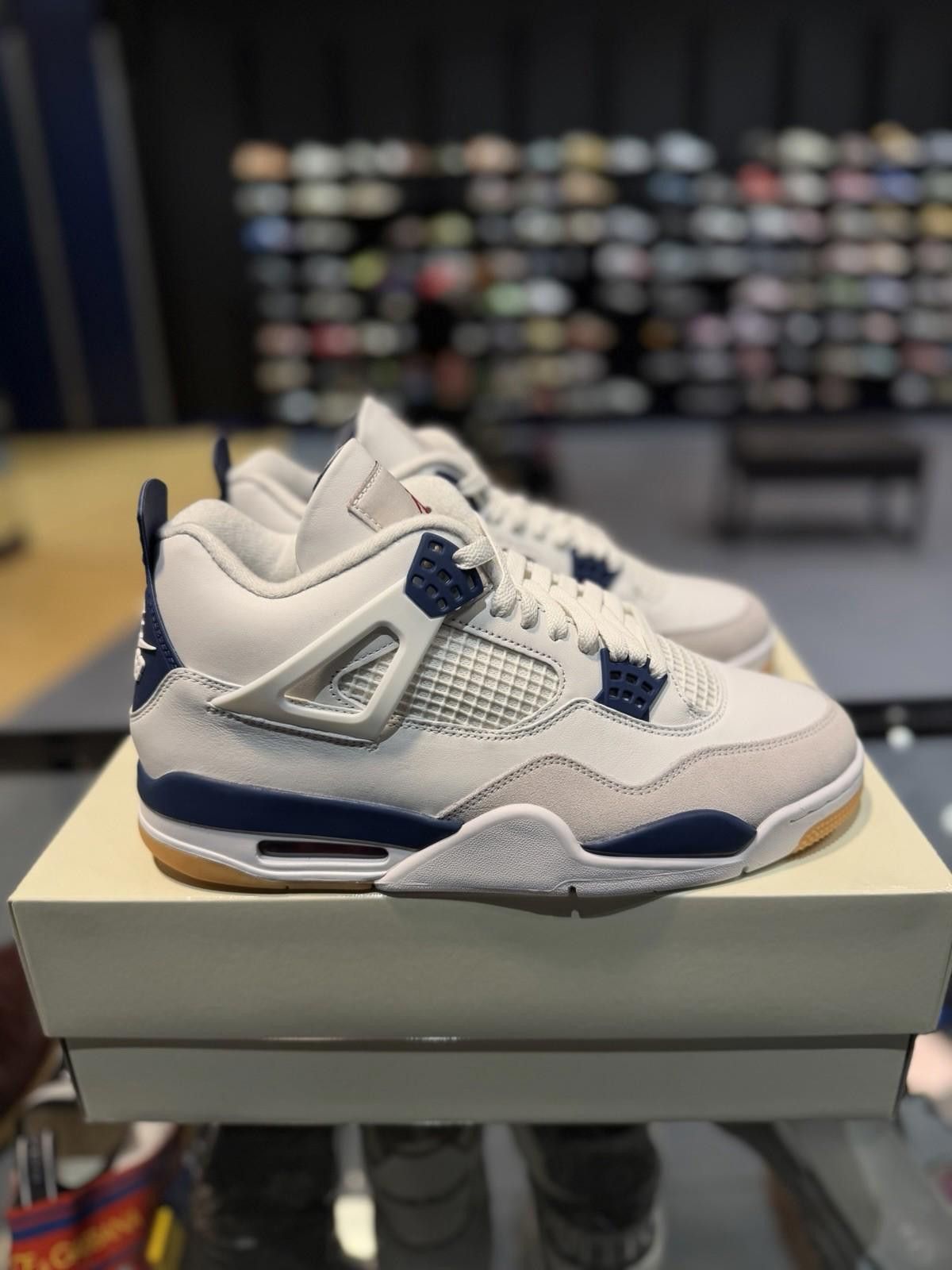 Jordan Brand Size 10.5 Mens - Nike SB x Air Jordan 4 Retro SP Navy Size US 10.5 / EU 43-44 - 7 Thumbnail