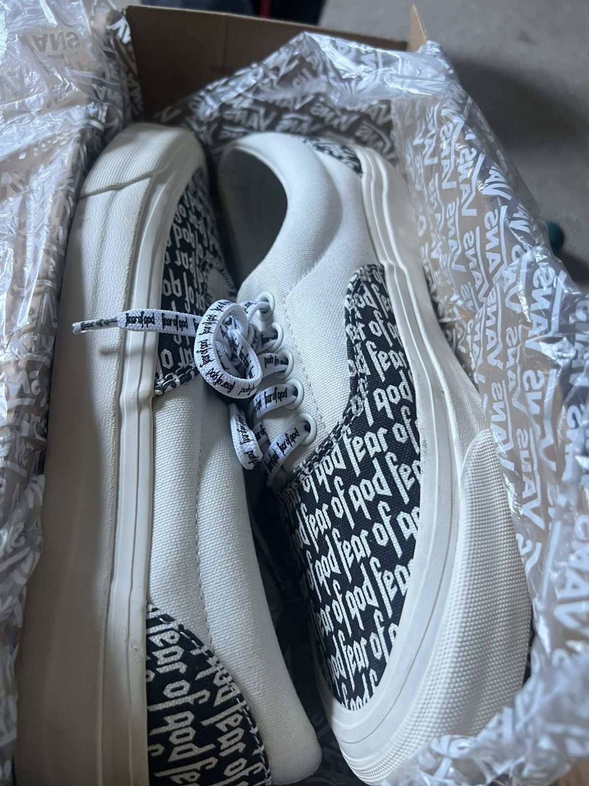 Fear of God × Vans Vans Fear of God Era 95 DX Marshmallow & Black size 10 Size US 10 / EU 43 - 1 Thumbnail