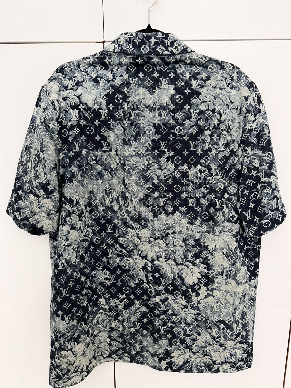 Louis Vuitton Louis Vuitton shirt Tapestry collection Size US L / EU 52-54 / 3 - 2 Thumbnail
