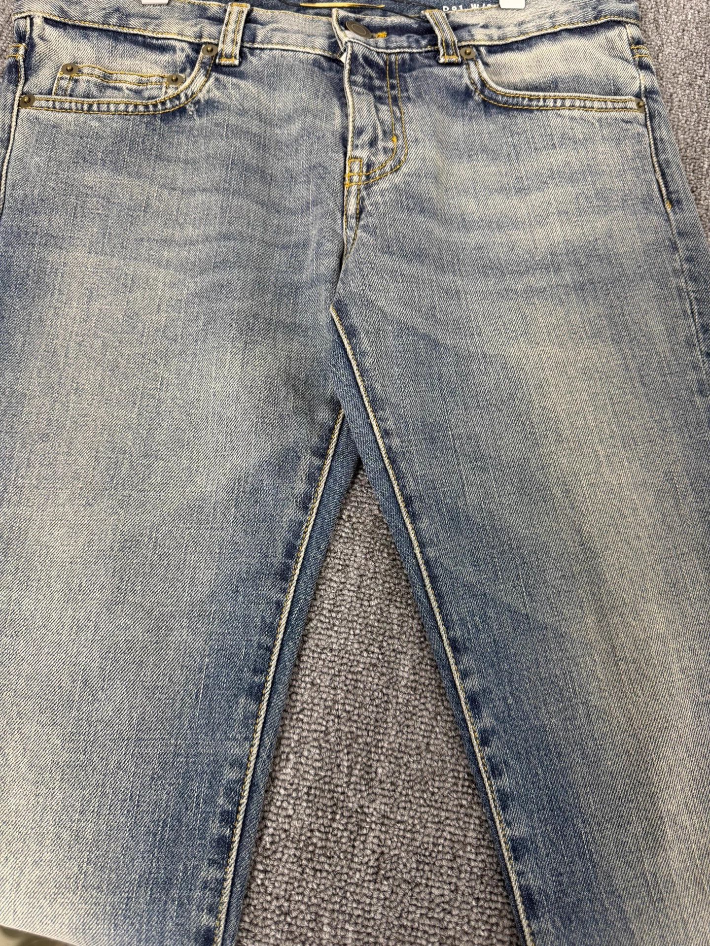 Saint Laurent Paris SLP 13fw 27 cat whisker distressed denim new w/ tags Size 27" / US 4 / IT 40 - 3 Thumbnail