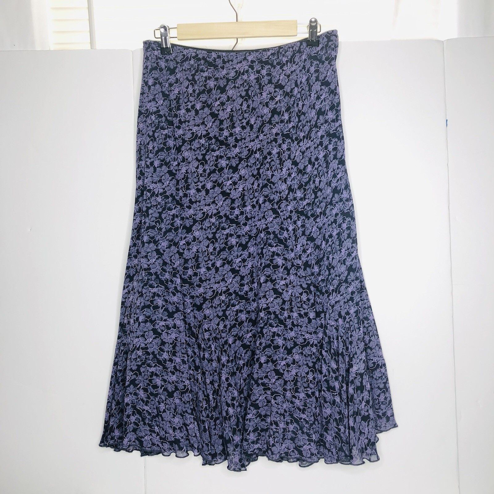 Laura Ashley Vtg Women Laura Ashley Floral Lavender Black Midi Sz 10 US Size L / US 10 / IT 46 - 3 Thumbnail