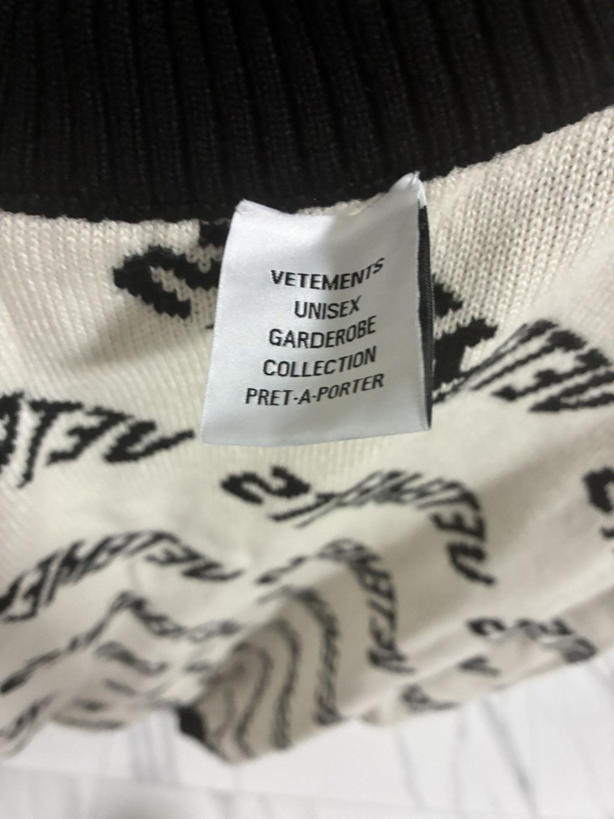 Vetements Vetements All over Sweater Size US L / EU 52-54 / 3 - 4 Thumbnail