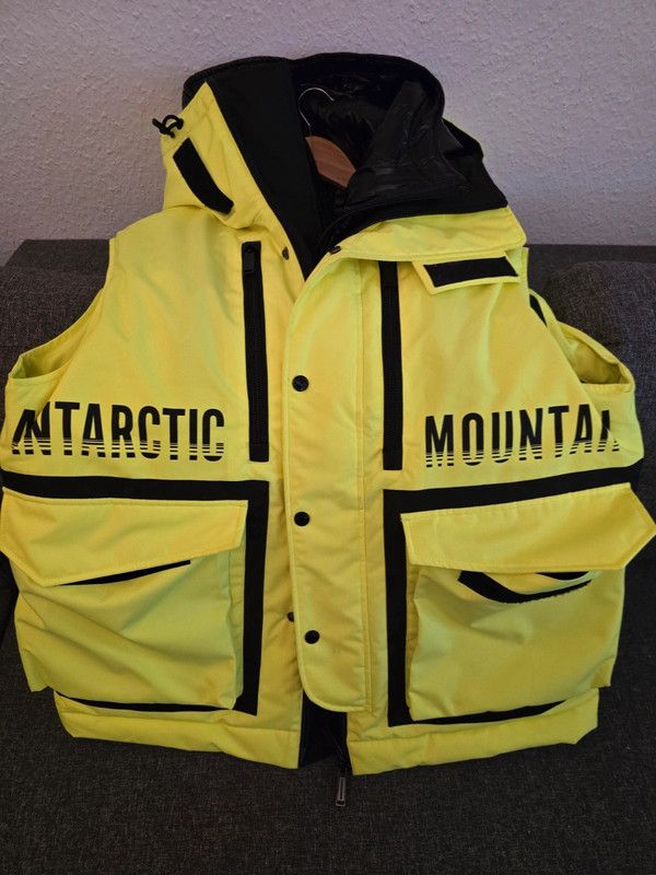 Dsquared2 Jacket Dsquared2 in Neon Yellow