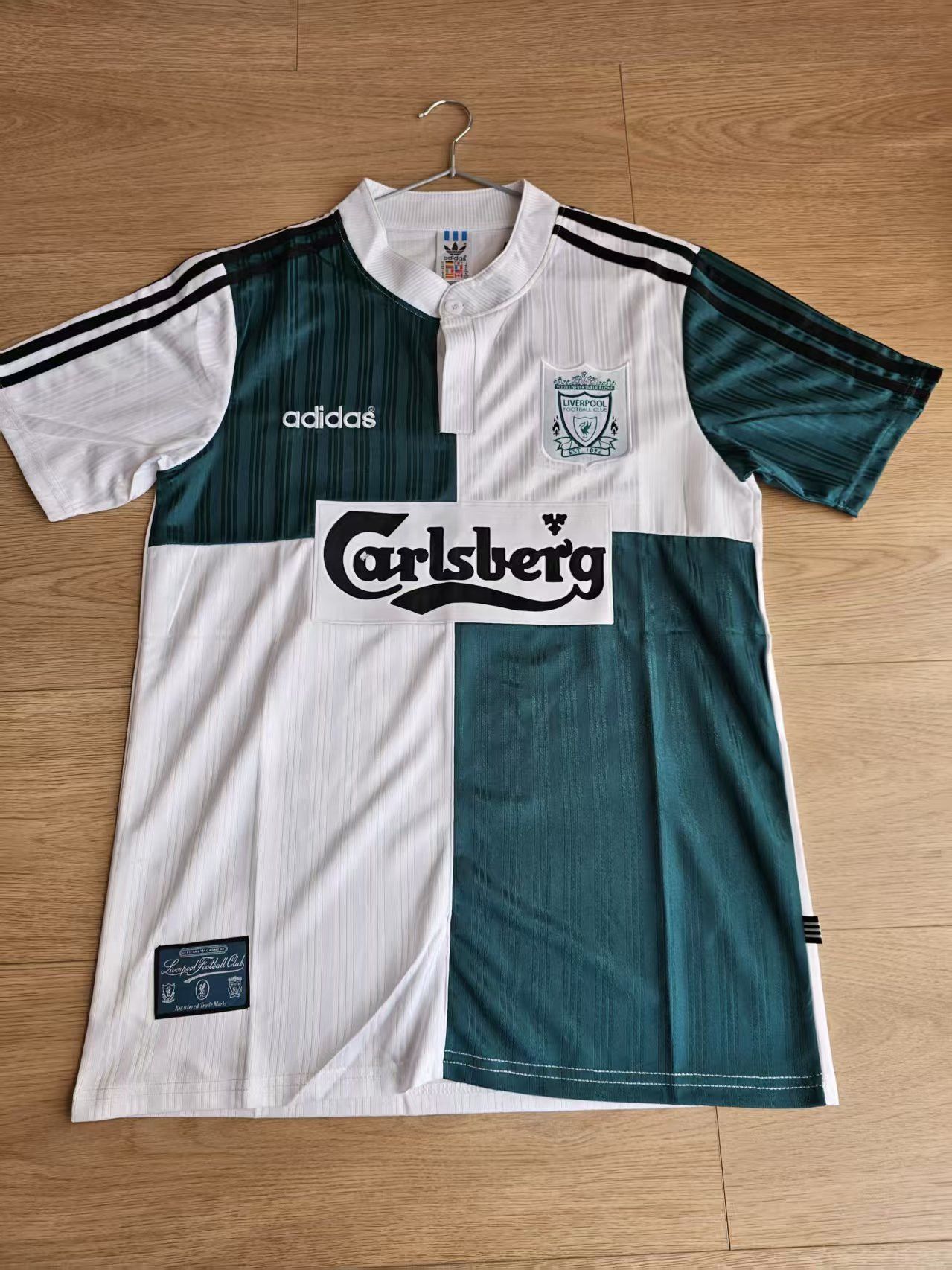 Other 1995-96 Liverpool Soccer Jersey Size US M / EU 48-50 / 2 - 1 Thumbnail