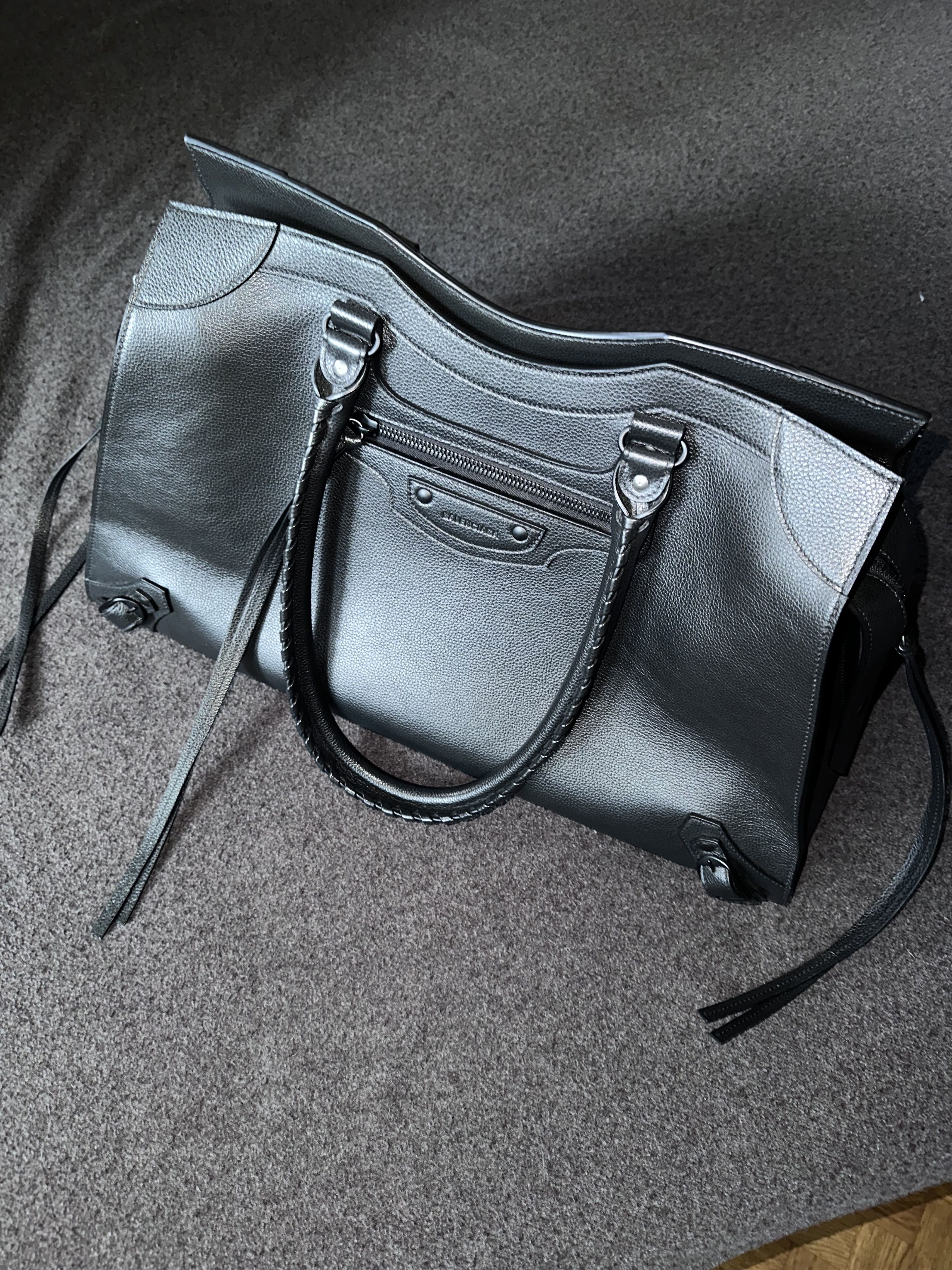 Balenciaga Balenciaga Neo Classic City Large XL Duffle Bag Size ONE SIZE - 1 Thumbnail