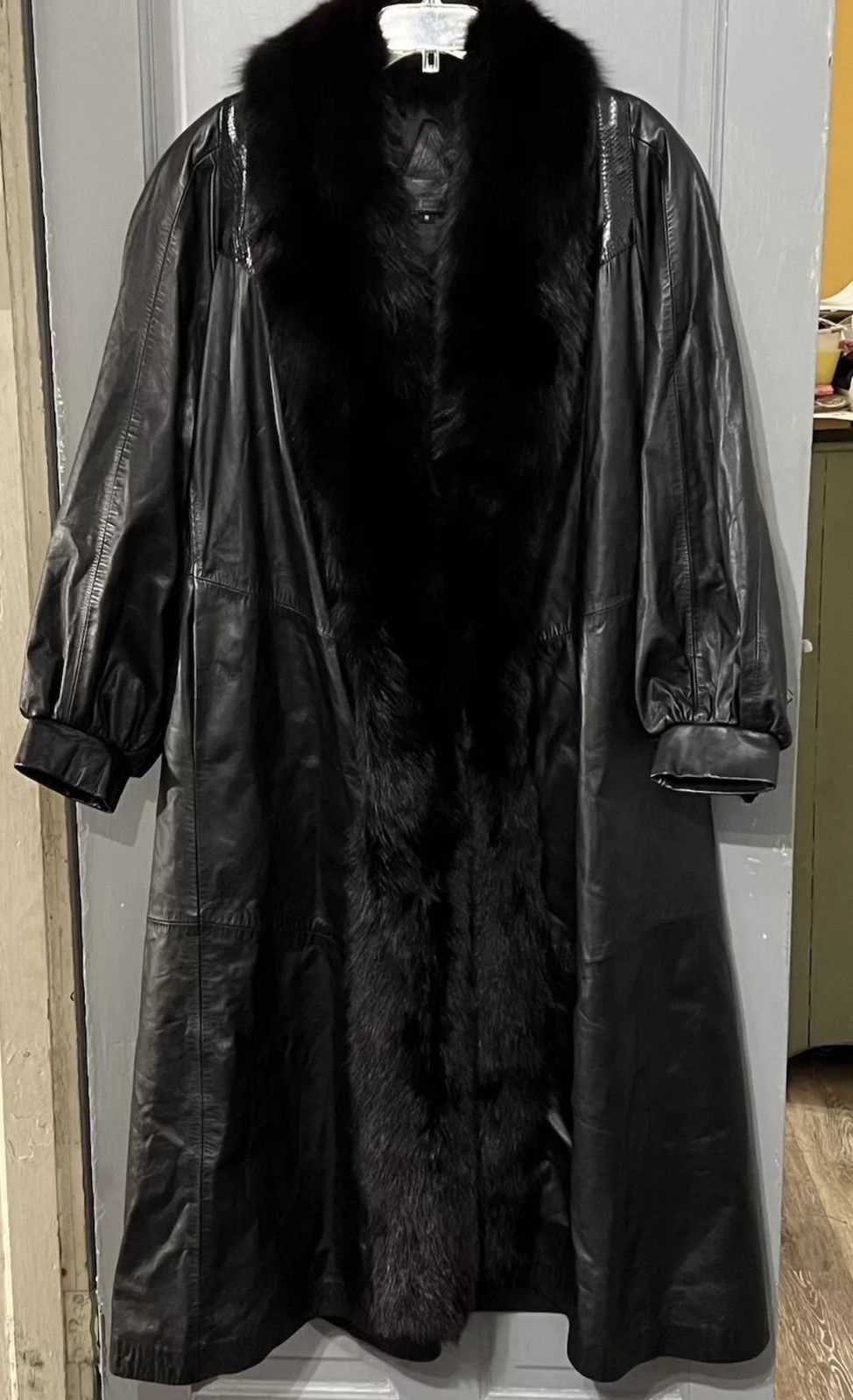Vintage Black leather maxi coat with fox fur trim Size S / US 4 / IT 40 - 1 Thumbnail