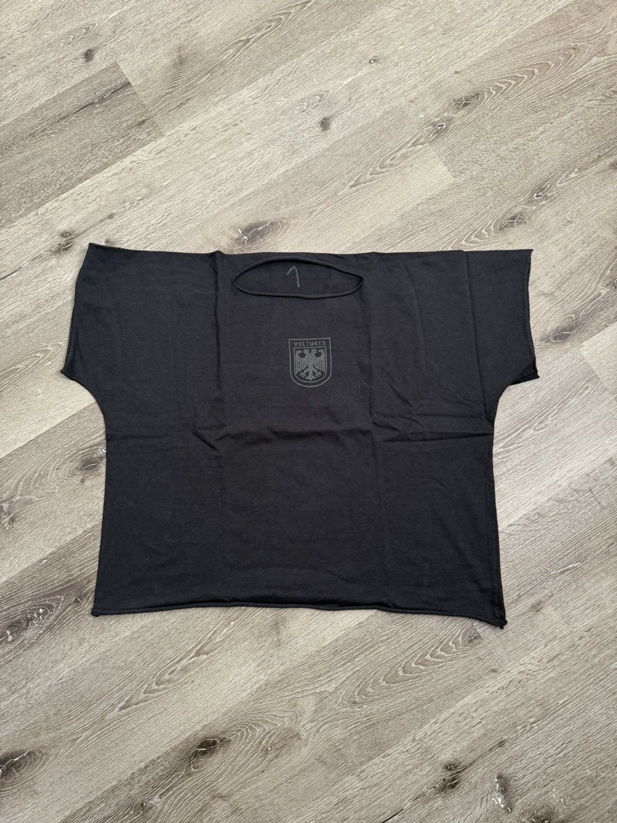 Yeezy Yeezy Vultures Box Tee Black Size US S / EU 44-46 / 1 - 2 Thumbnail