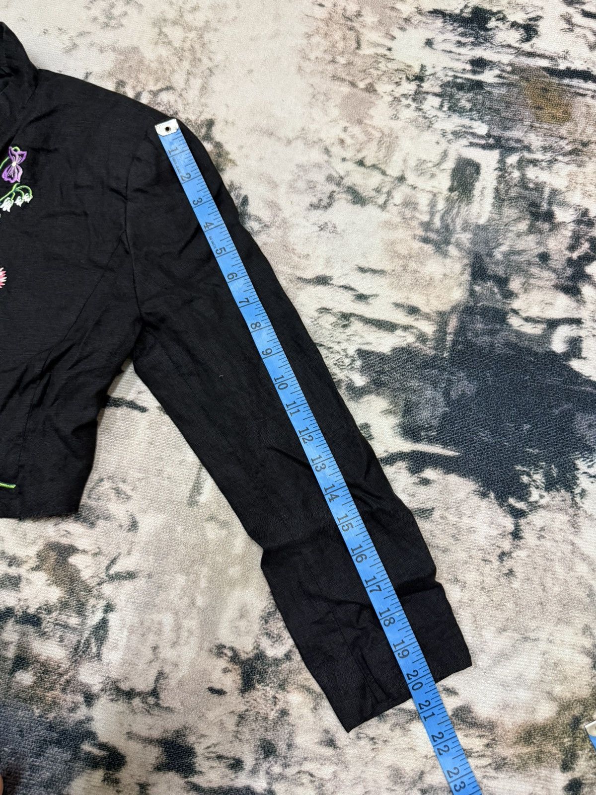 Japanese Brand × Kenzo × Vintage Vintage Kenzo Black Linen Embroidered Floral Boho Short Open Size XS / US 0-2 / IT 36-38 - 14 Thumbnail