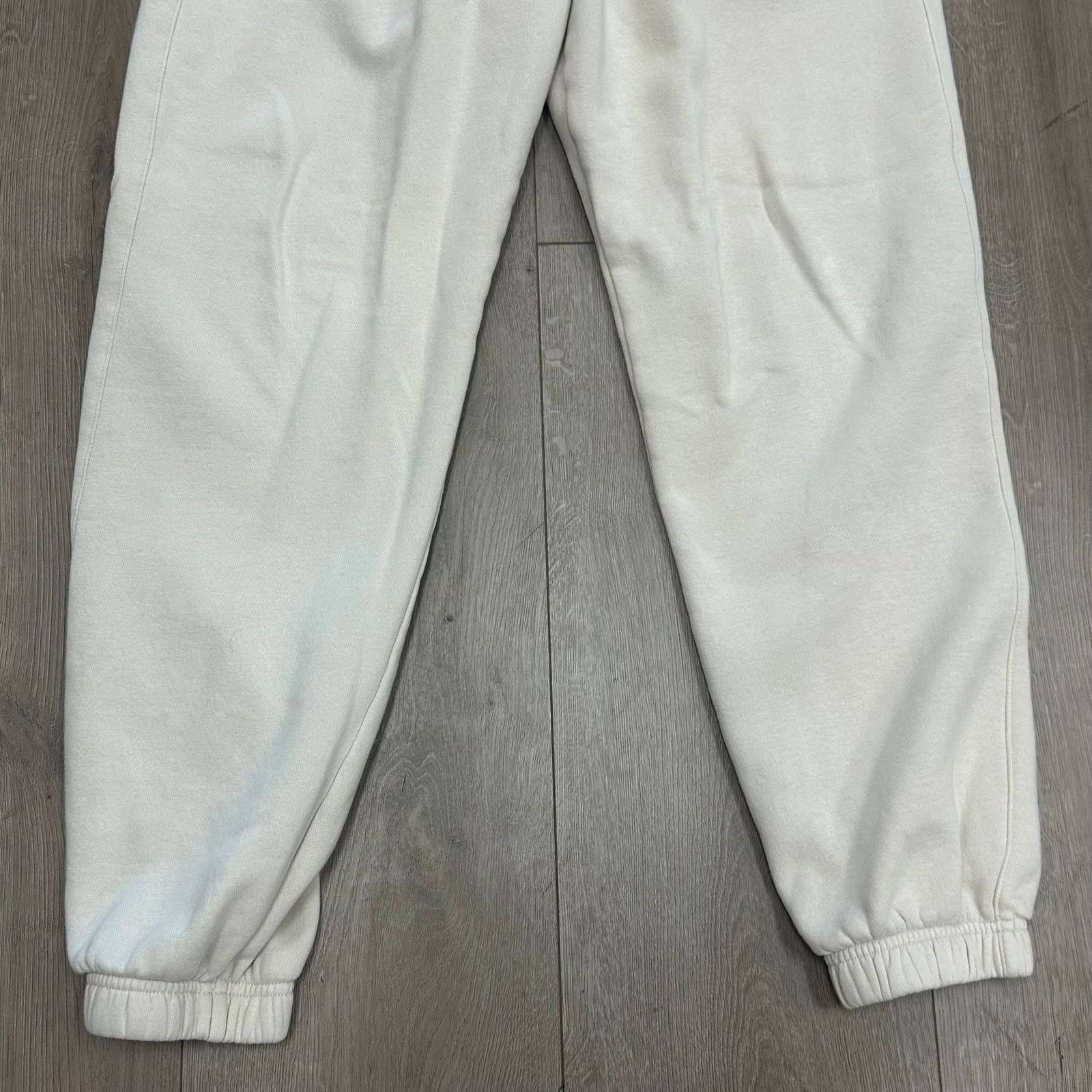 Nike Nike Sportswear Club Fleece joggers Sweatpants size Small S Size US 30 / EU 46 - 3 Thumbnail
