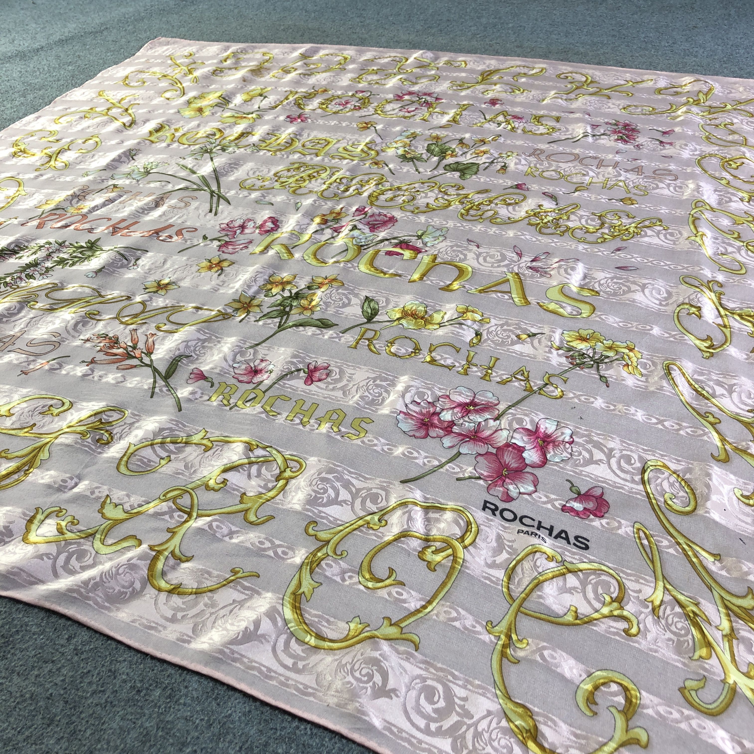 Vintage Rochas Floral Hand Rolled Silk Scarf M1139 Size ONE SIZE - 3 Thumbnail