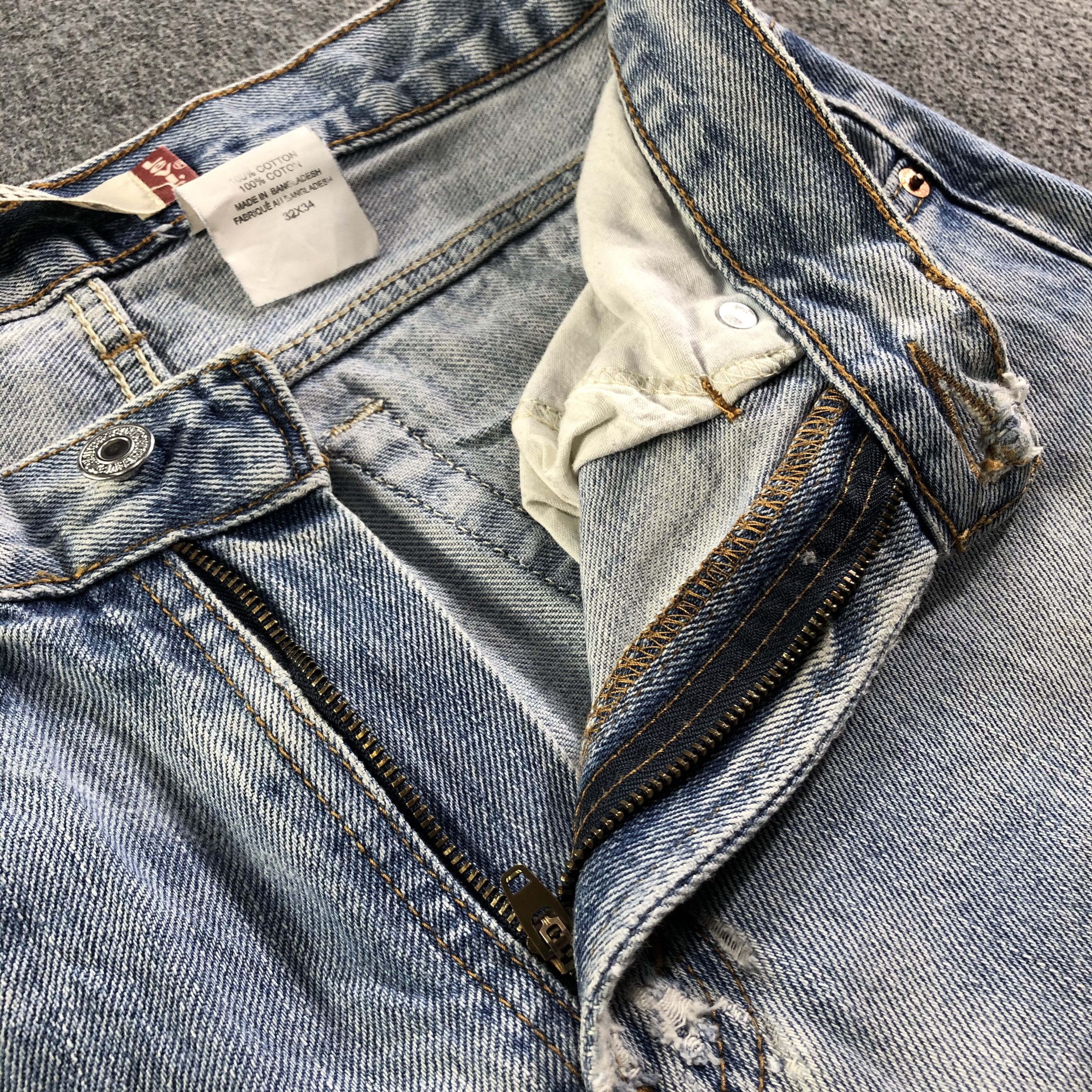 Levi's Vintage Blue Wash Levis Jeans-J3518 Size US 31 - 9 Thumbnail