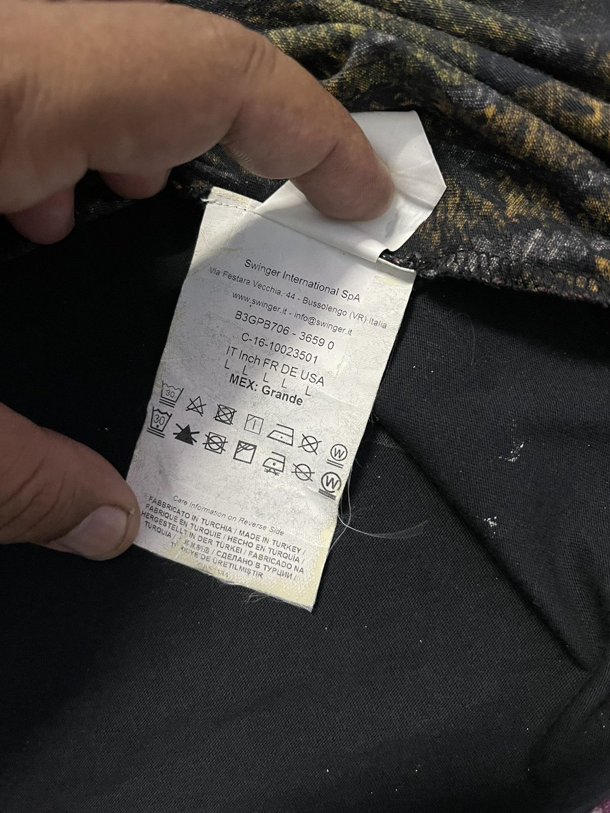 Versace Jeans Couture VERSACE JEANS YELLOW TIGER GRAPHIC VERY RARE Size US L / EU 52-54 / 3 - 6 Thumbnail