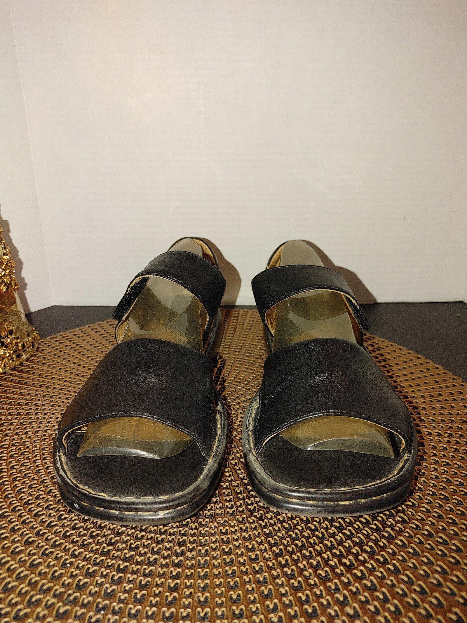 Born Born Leather Sandals Size 9 Size US 9 / IT 39 - 2 Thumbnail