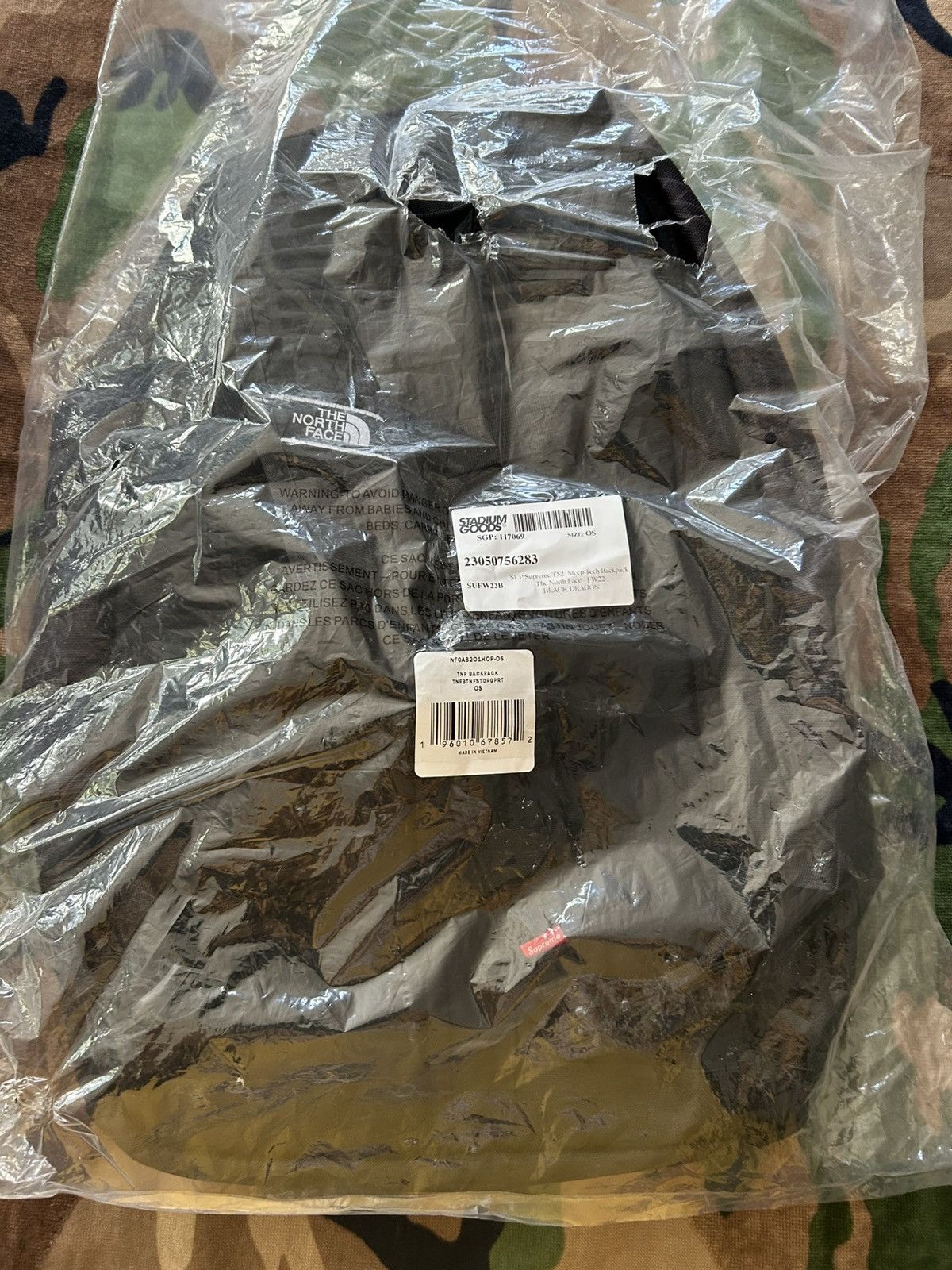 Supreme × The North Face Supreme The North Face Steep Tech Backpack Black Dragon FW22 Size ONE SIZE - 14 Thumbnail