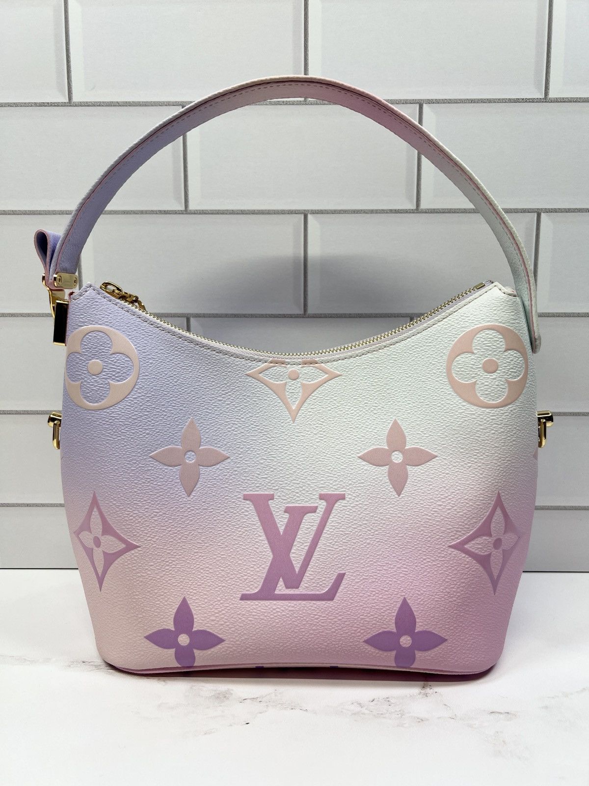 Louis Vuitton LV Louis Vuitton Giant Marshmallow Hobo Bag Handbag Purse Size ONE SIZE - 2 Thumbnail