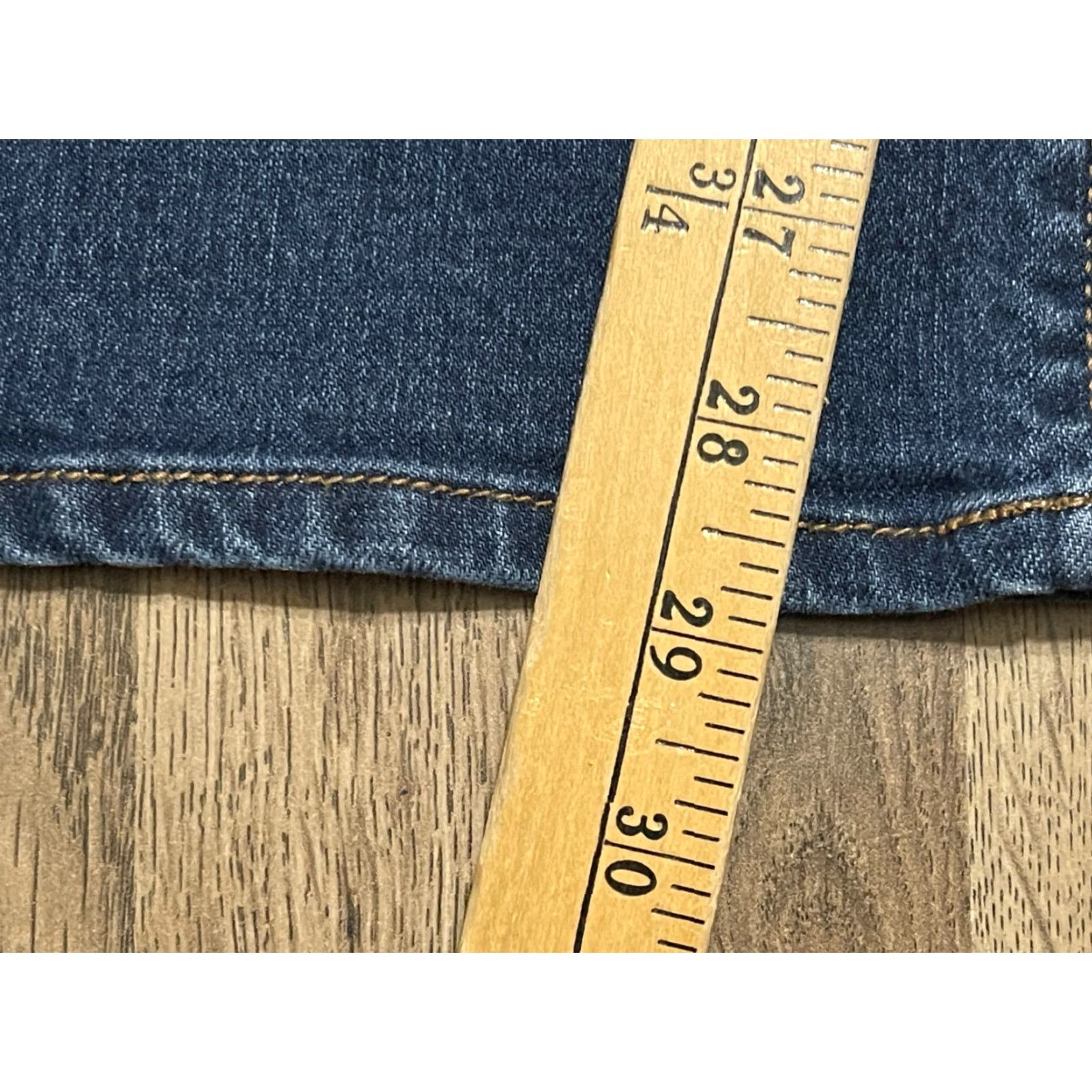 Old Navy VINTAGE? No, Vintage is No. Original Mid Rise Old Navy Jeans Women’s 10 Blue Denim Pockets Bootcut Regular Inseam 29 in Cotton Blend Denim Size 32" / US 10 / IT 46 - 4 Thumbnail