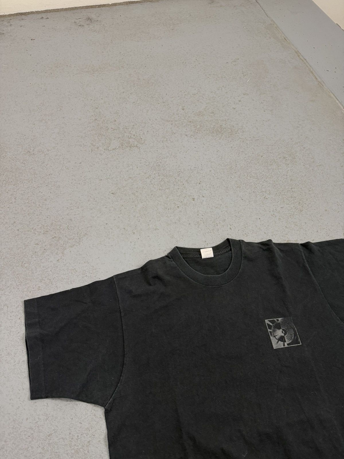 Band Tees Vintage 90s Bassline Records Promo Single Stitch T-Shirt Size US XL / EU 56 / 4 - 3 Thumbnail