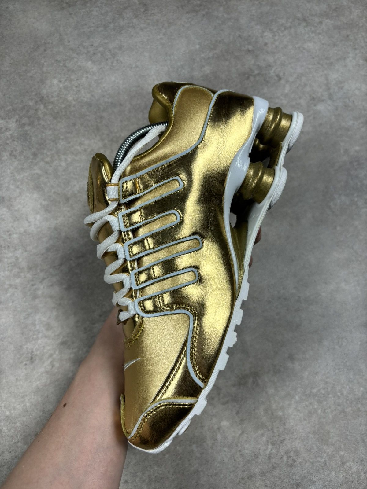 Nike RARE 2007 vintage never worn gold Nike Shox NZ Oro Bianco Size US 7.5 / IT 37.5 - 4 Thumbnail