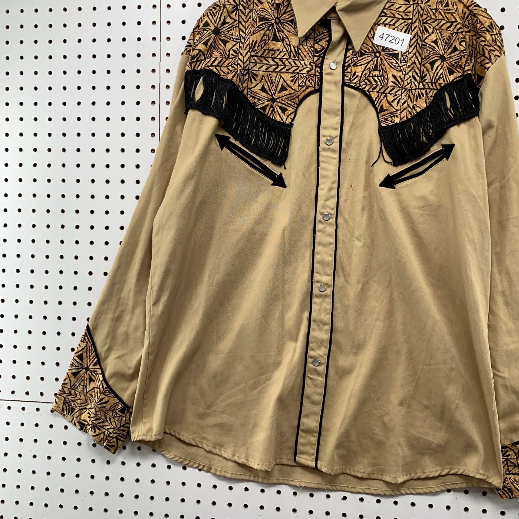 Vintage VINTAGE JB Trinity Western Snap Shirt Mens XL Beige Fringe Up Cowboy Made USA Shirt Mens XL Beige Fringe Western Cowboy 1960s 1970s Mens Size US XL / EU 56 / 4 - 5 Thumbnail