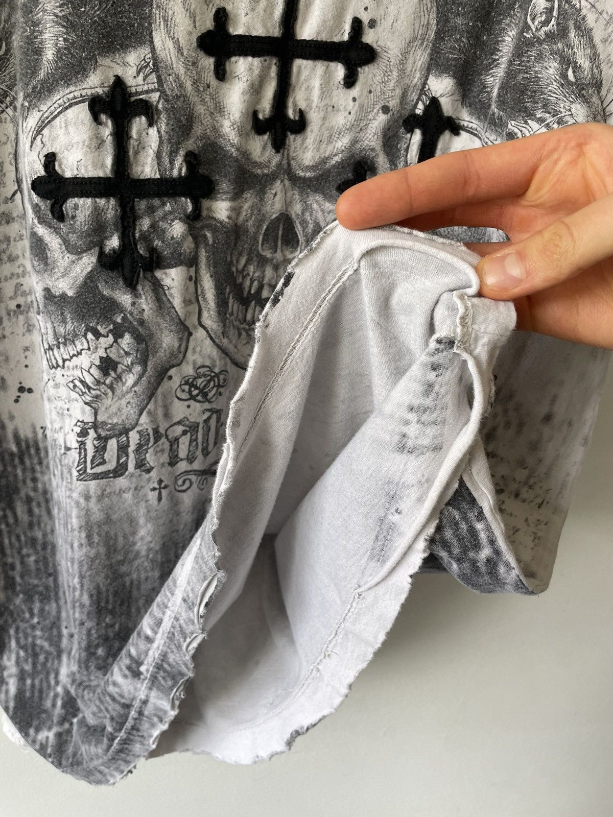 Vintage CRAZY Y2K Affliction Cross Skull Graphic tee Size US XXL / EU 58 / 5 - 9 Thumbnail
