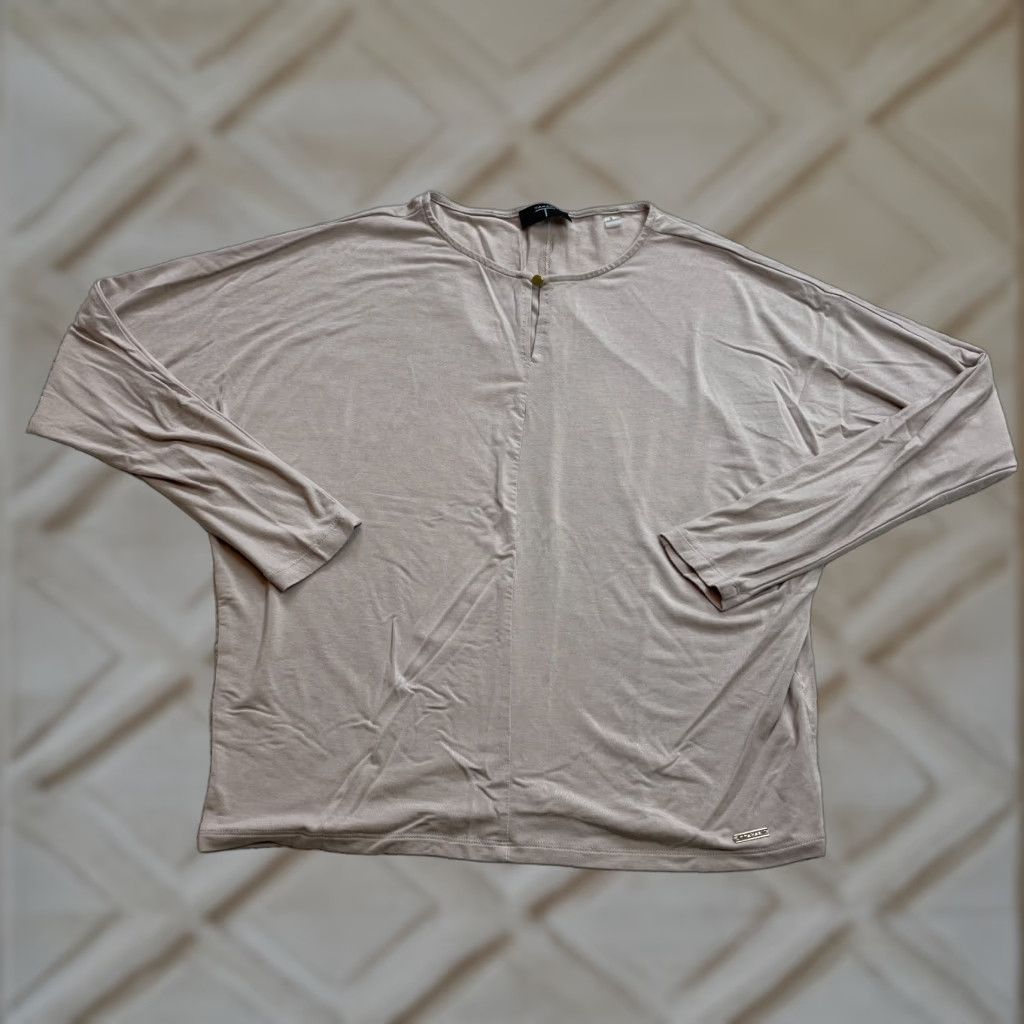 Vintage T Tahari Shirt Womens Small Beige Long Sleeve Keyhole Neck Top Micromodal Soft Size S / US 4 / IT 40 - 1 Thumbnail